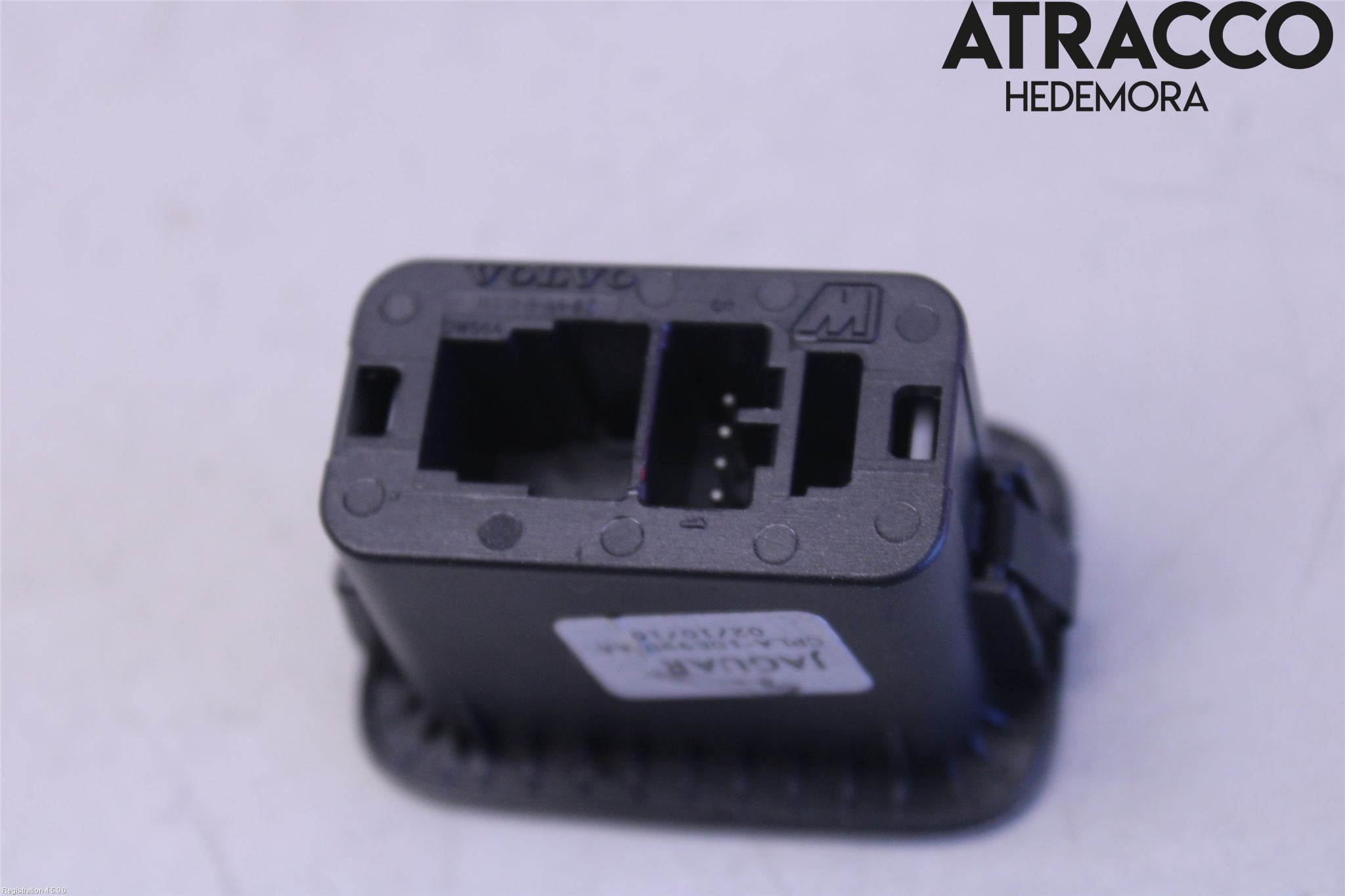 Jaguar F-PACE Strömställare Baklucka