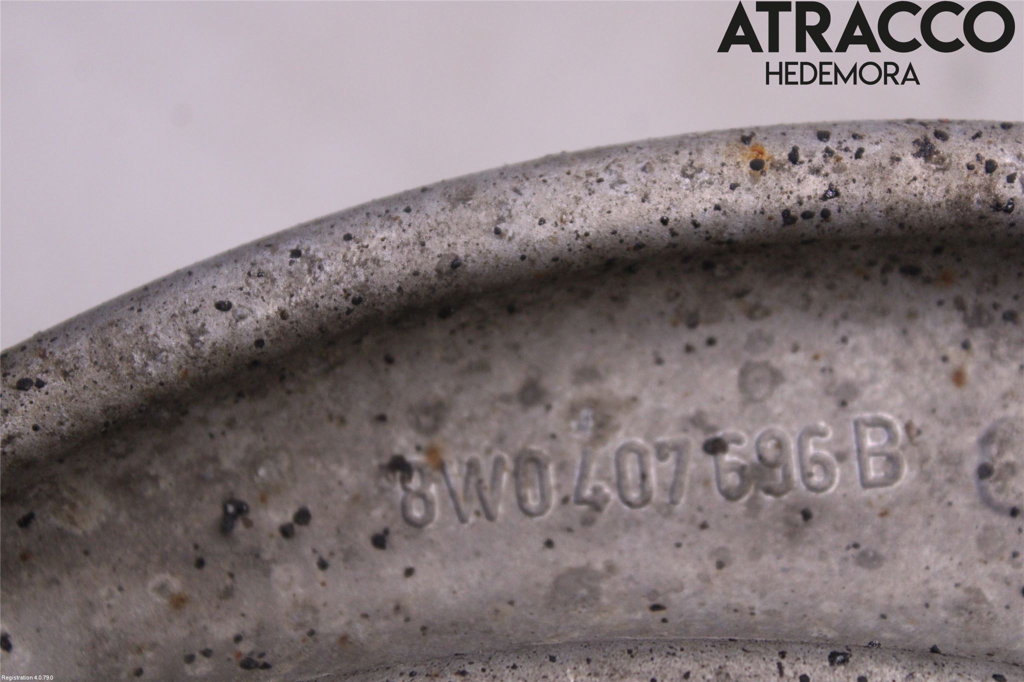 Audi A4/S4 B9 16-19 Bärarm Fram Undre Hö