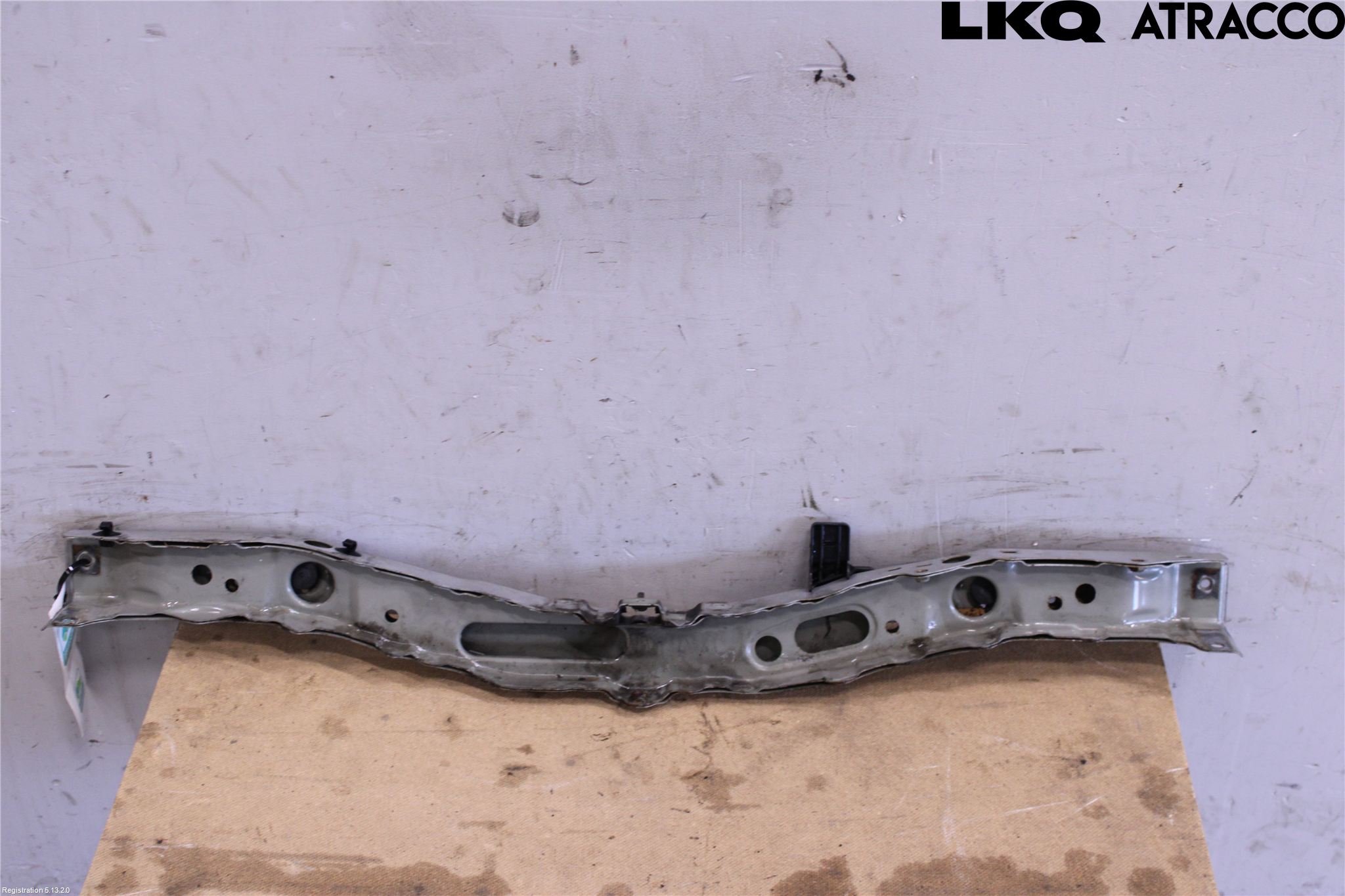 Toyota AURIS 13-19 Kylarfäste-Ram-Balk