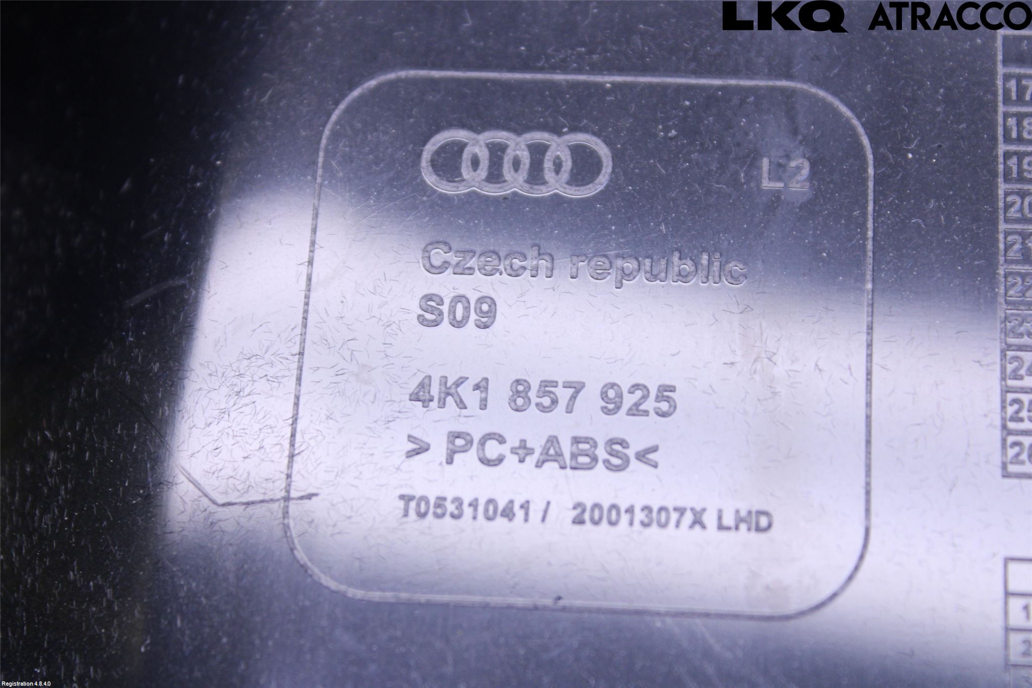 Audi A6 F2/C8 19- Instrumentbräda Förvaringsfack