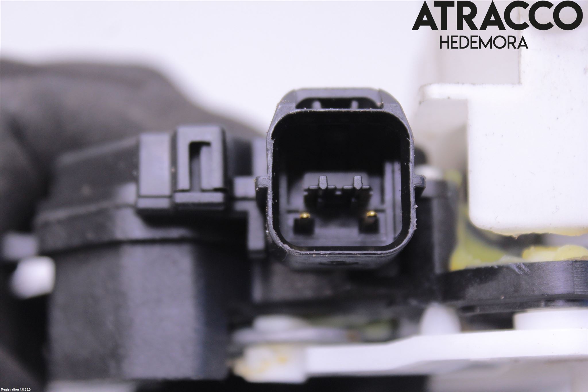 Mitsubishi L200 06-15 Låskista-Dörrlås