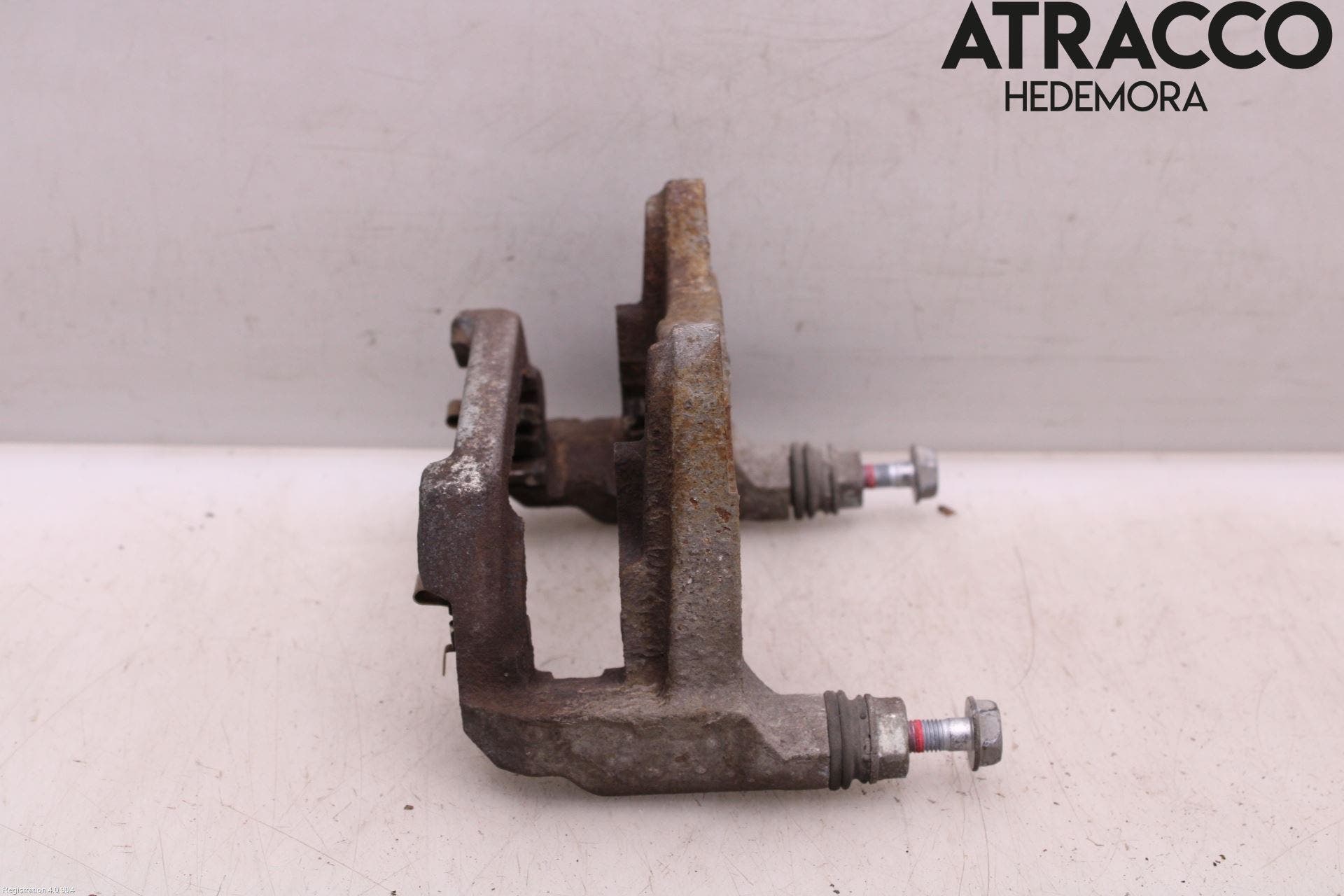 Toyota RAV4 19- Bromsokshållare