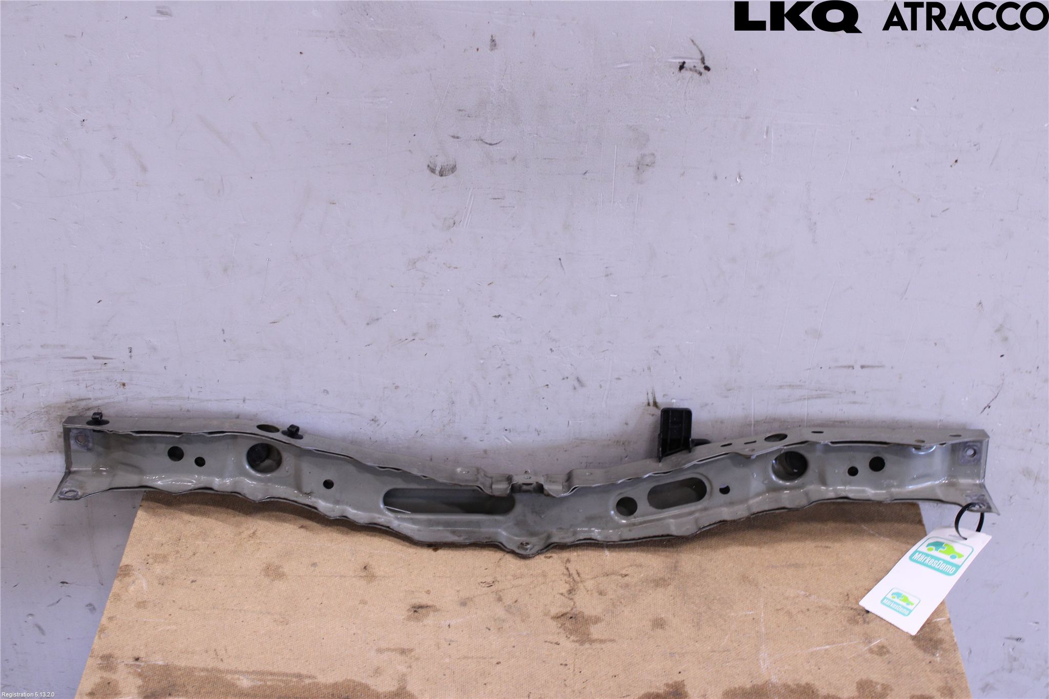 Toyota AURIS 13-19 Kylarfäste-Ram-Balk