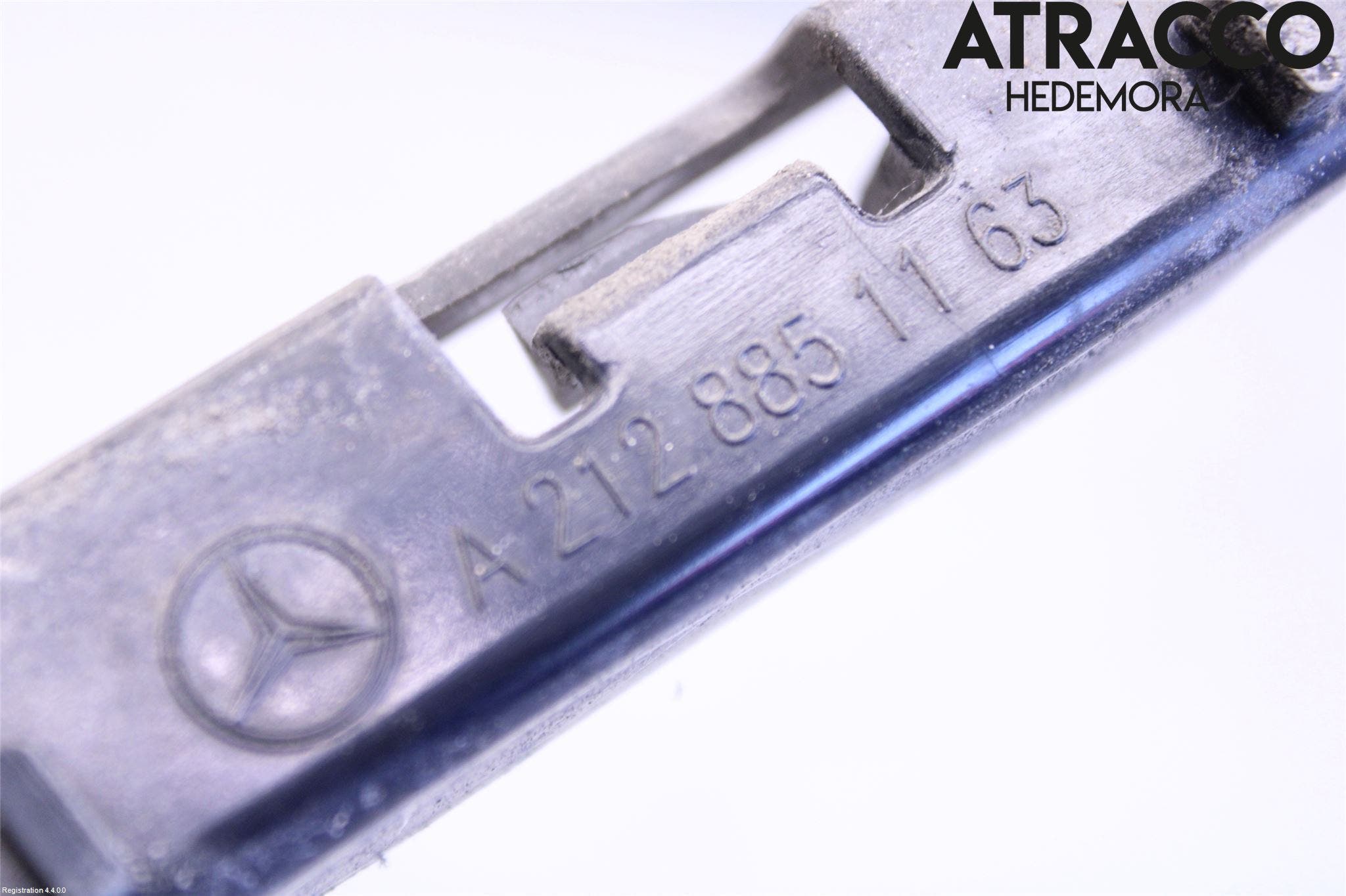 Mercedes-Benz MB E-KLASS (W212) 09-16 Stötfångarfäste Bak Vä