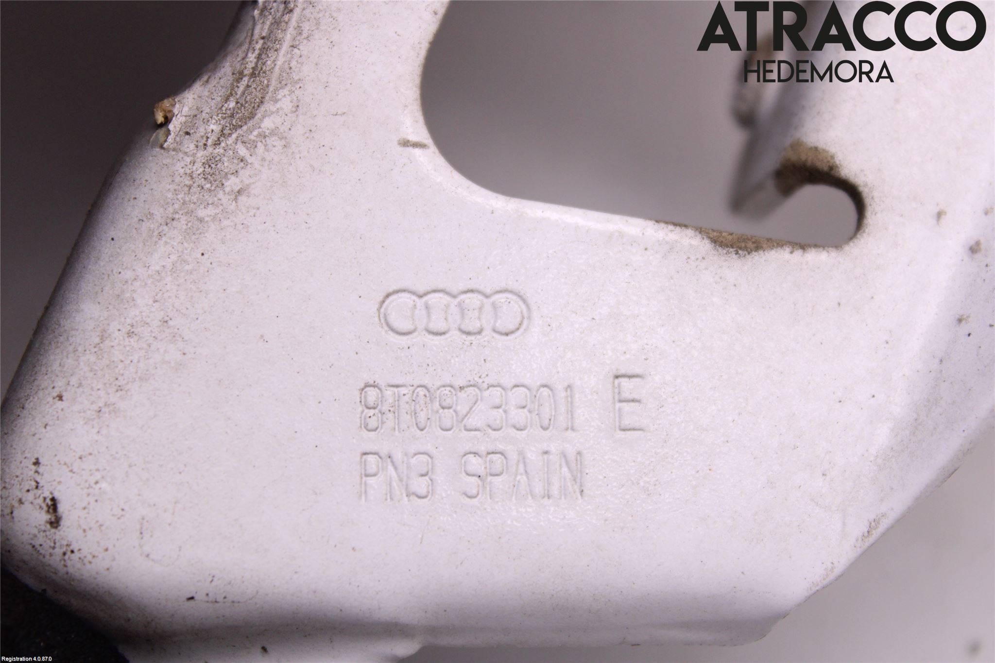 Audi A5 07-16 Huvgångjärn