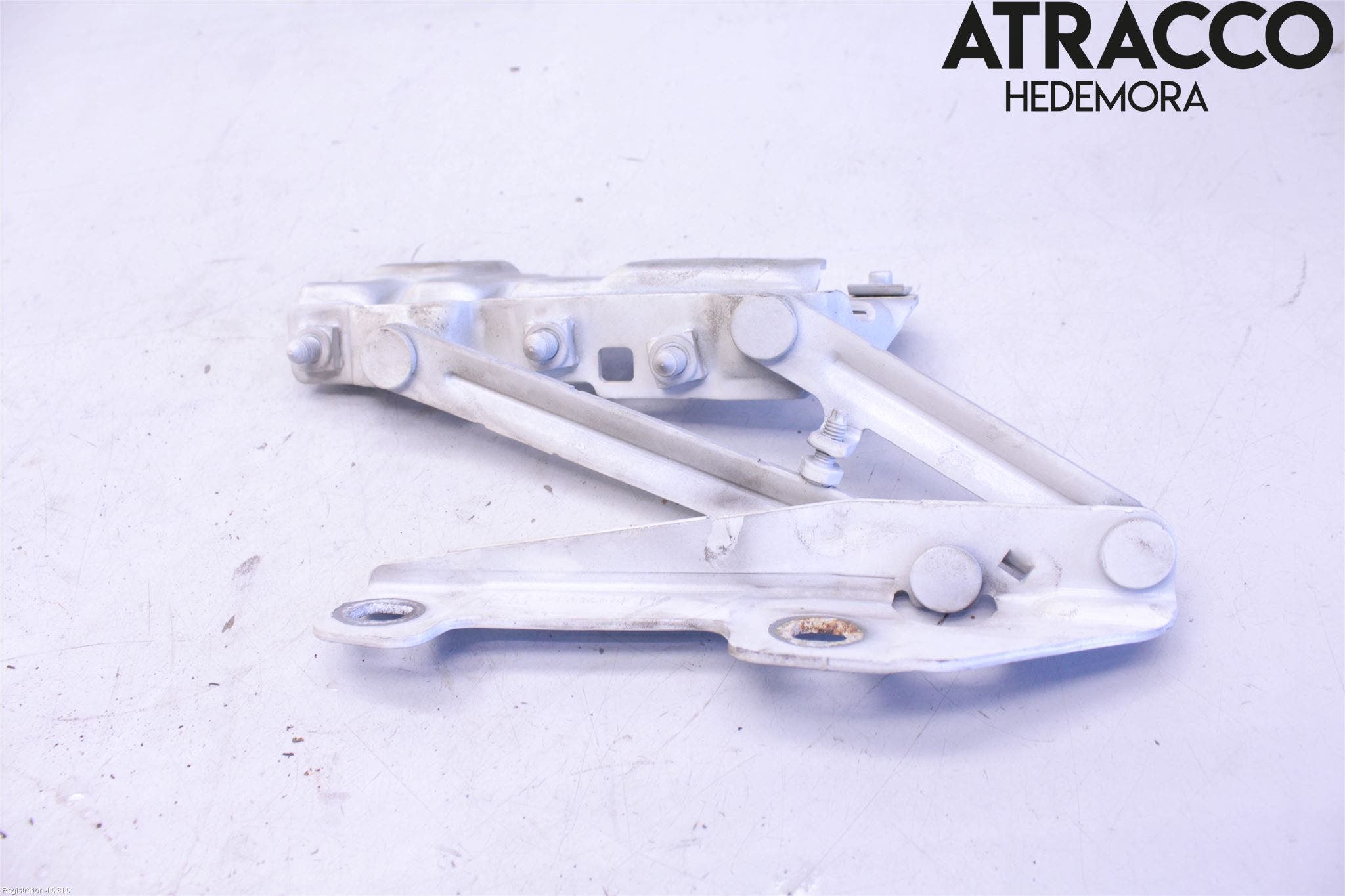 Opel INSIGNIA 09-16 Huvgångjärn