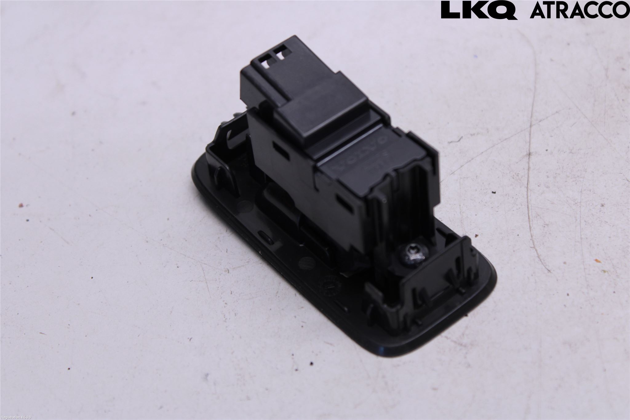 Volvo V40 12-19 Strömställare Elhiss