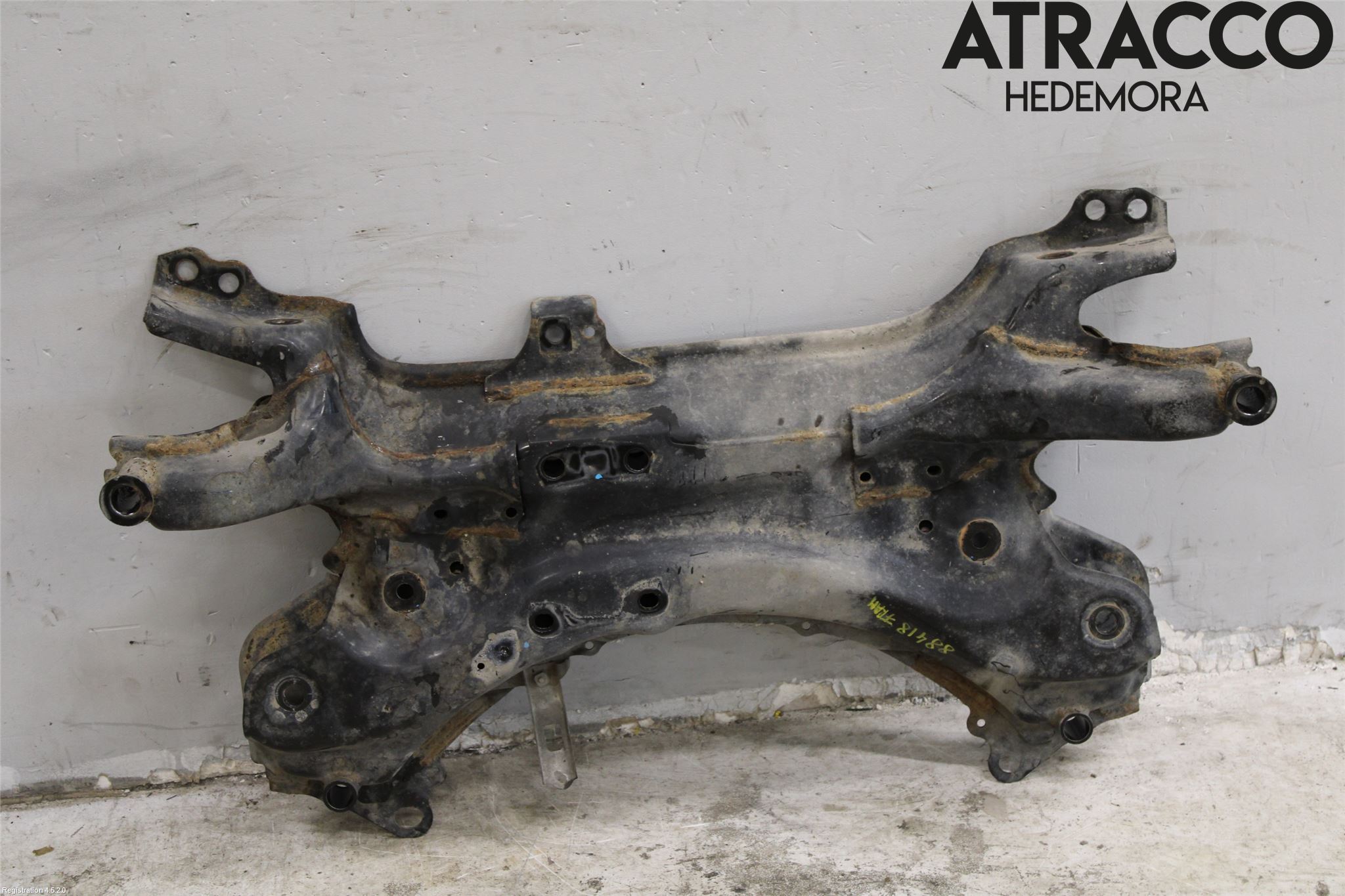 Toyota AURIS 13-19 Framvagnsbalk