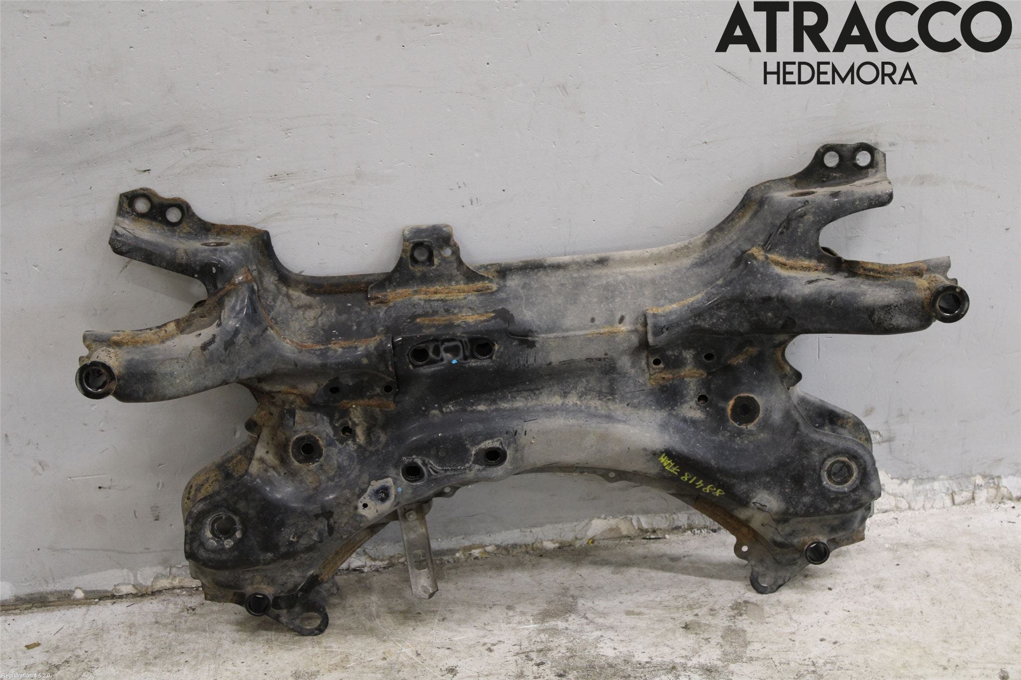 Toyota AURIS 13-19 Framvagnsbalk