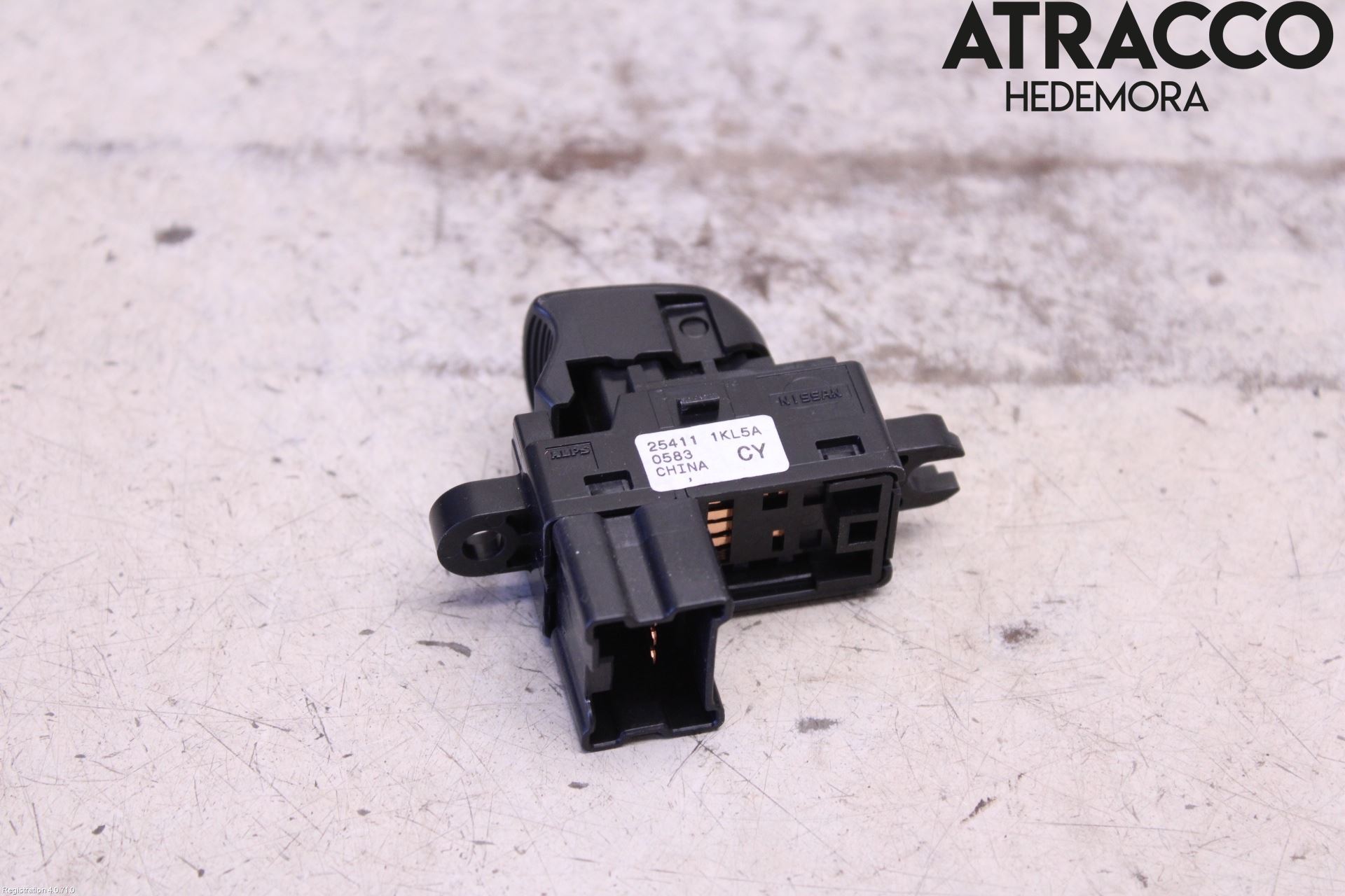 Nissan JUKE 14-19 Strömställare Elhiss