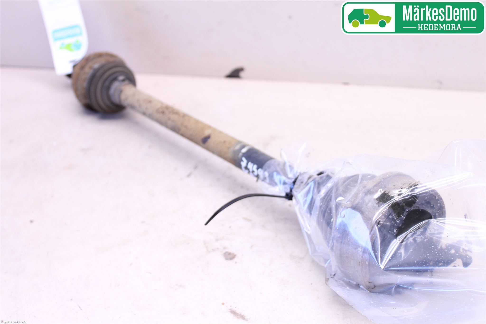 Volkswagen VW PASSAT 05-11 Drivaxel Bak Vänster