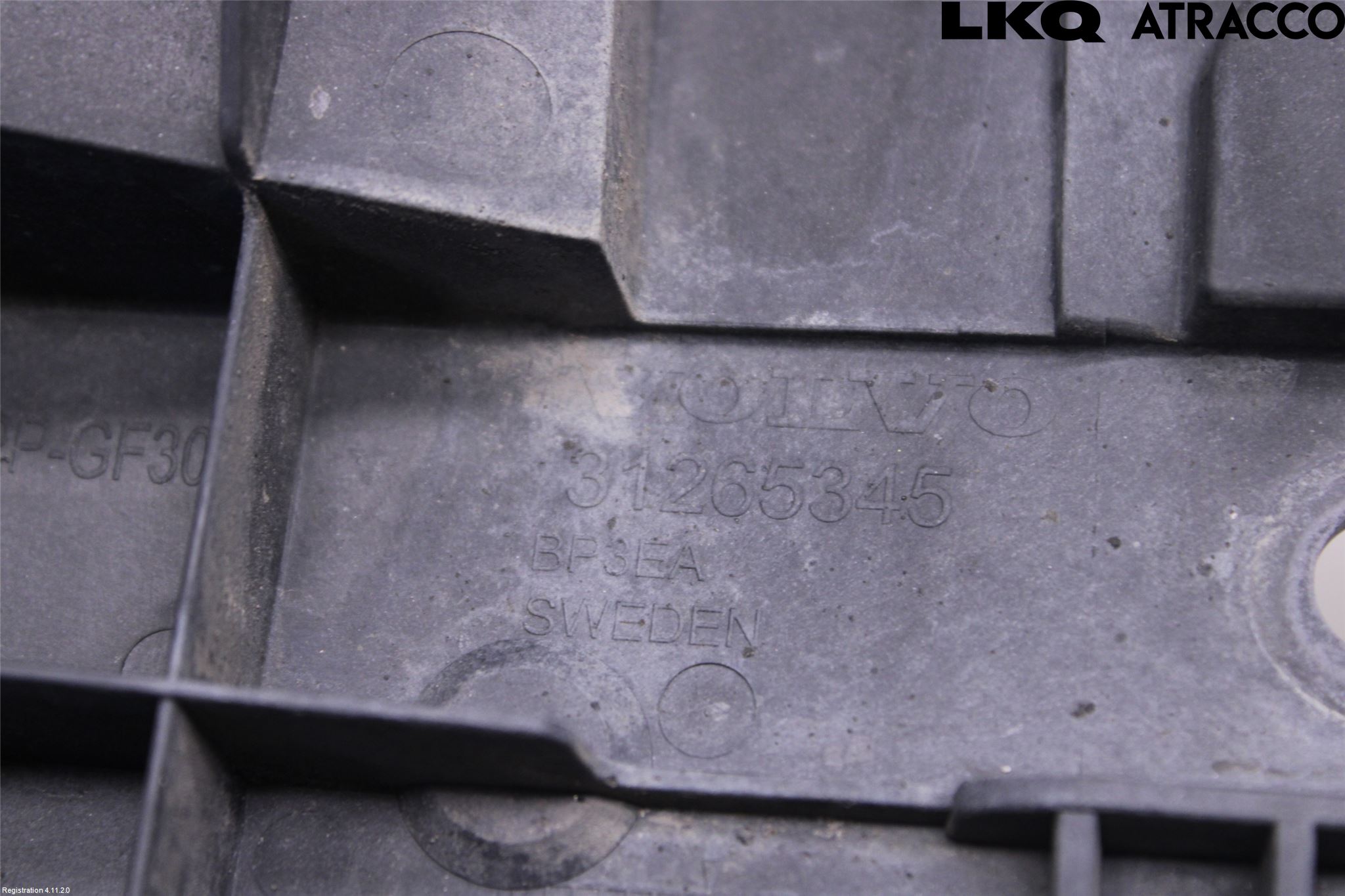 Volvo V70 08-13 Stötfångarfäste Fram Hö