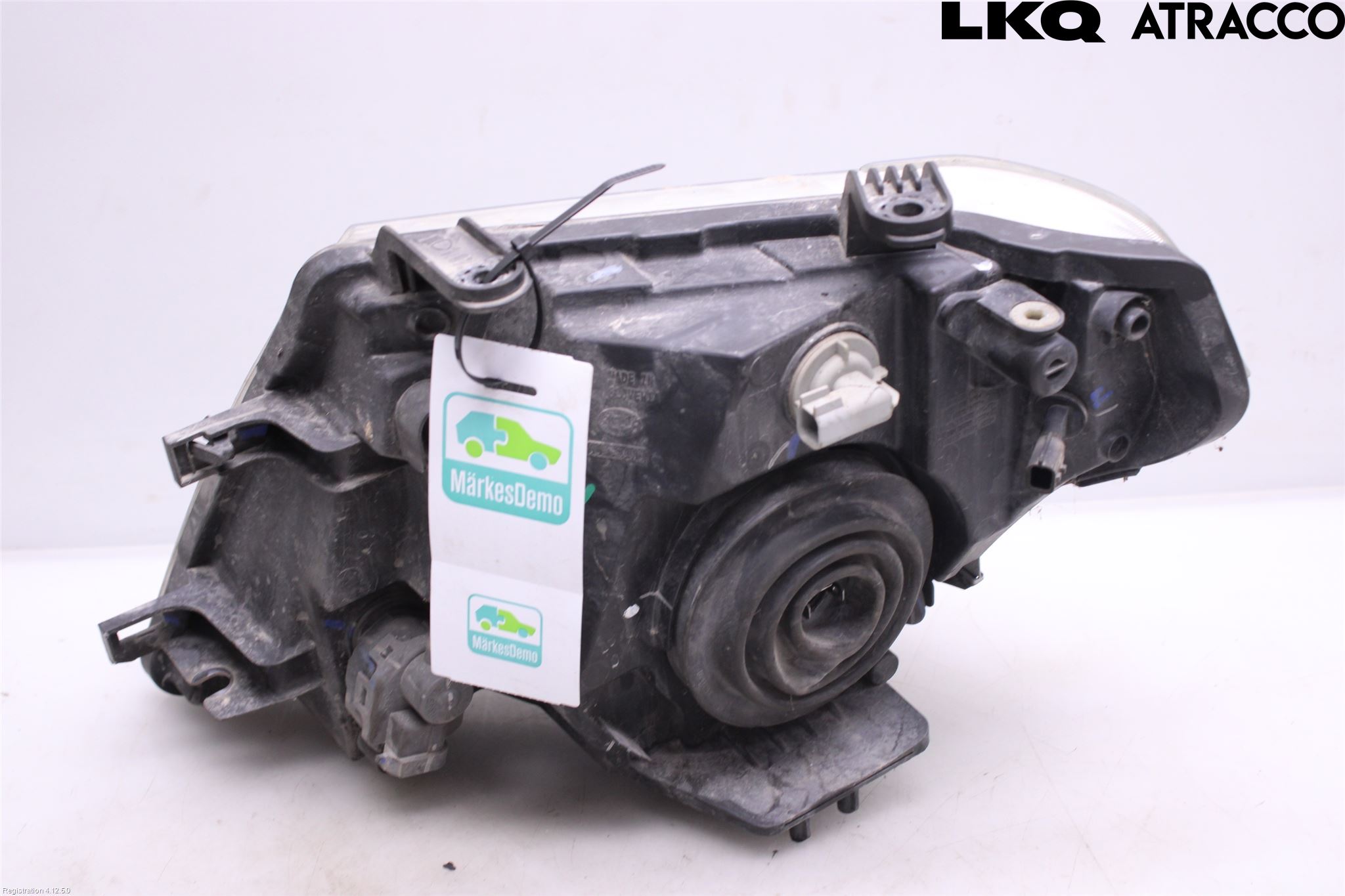 Nissan NAVARA 05-16 Strålkastare Höger