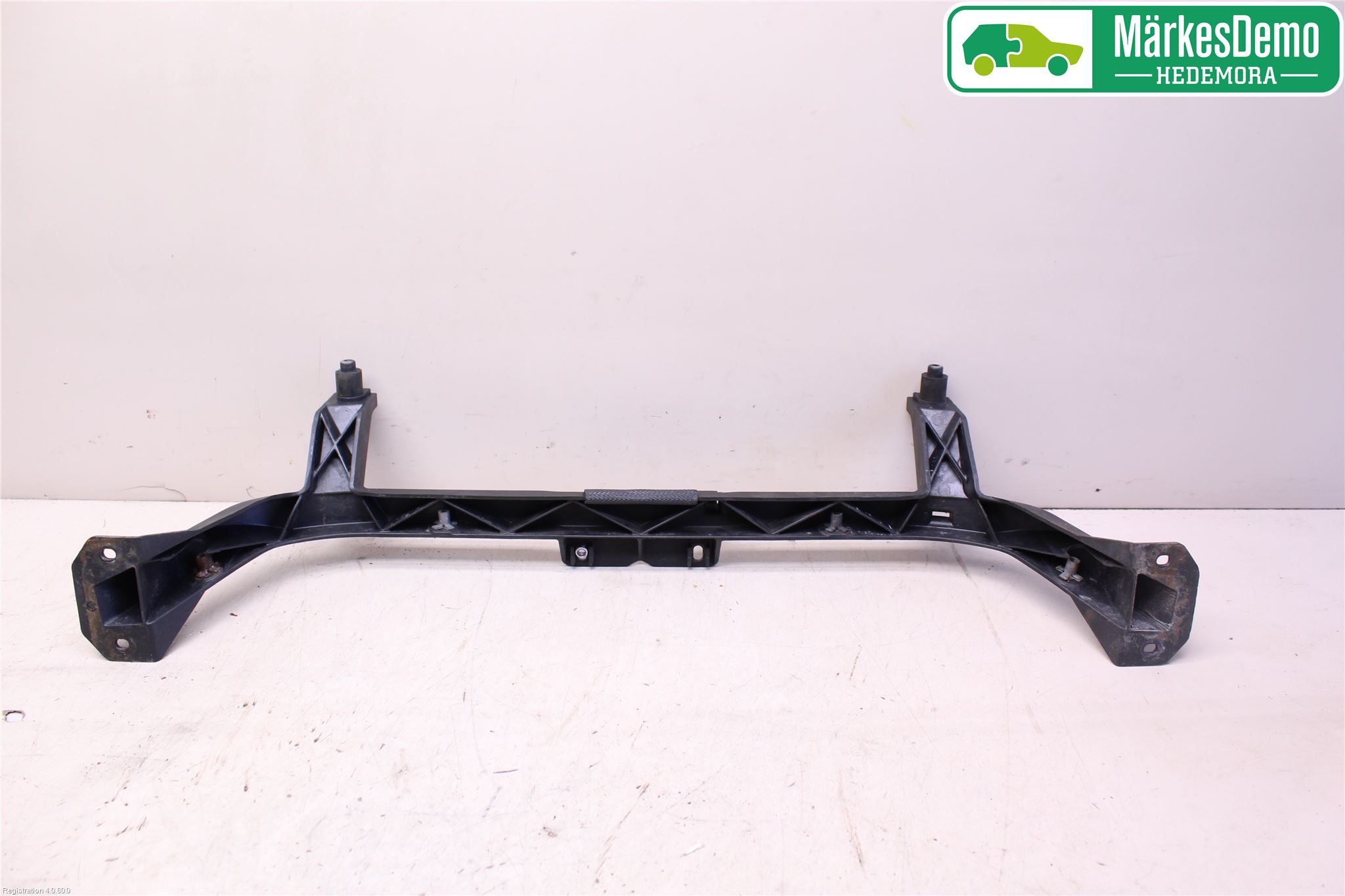 Mopedbil Ligier LIGIER JS 50 Front Huvlåsplåt-Balk