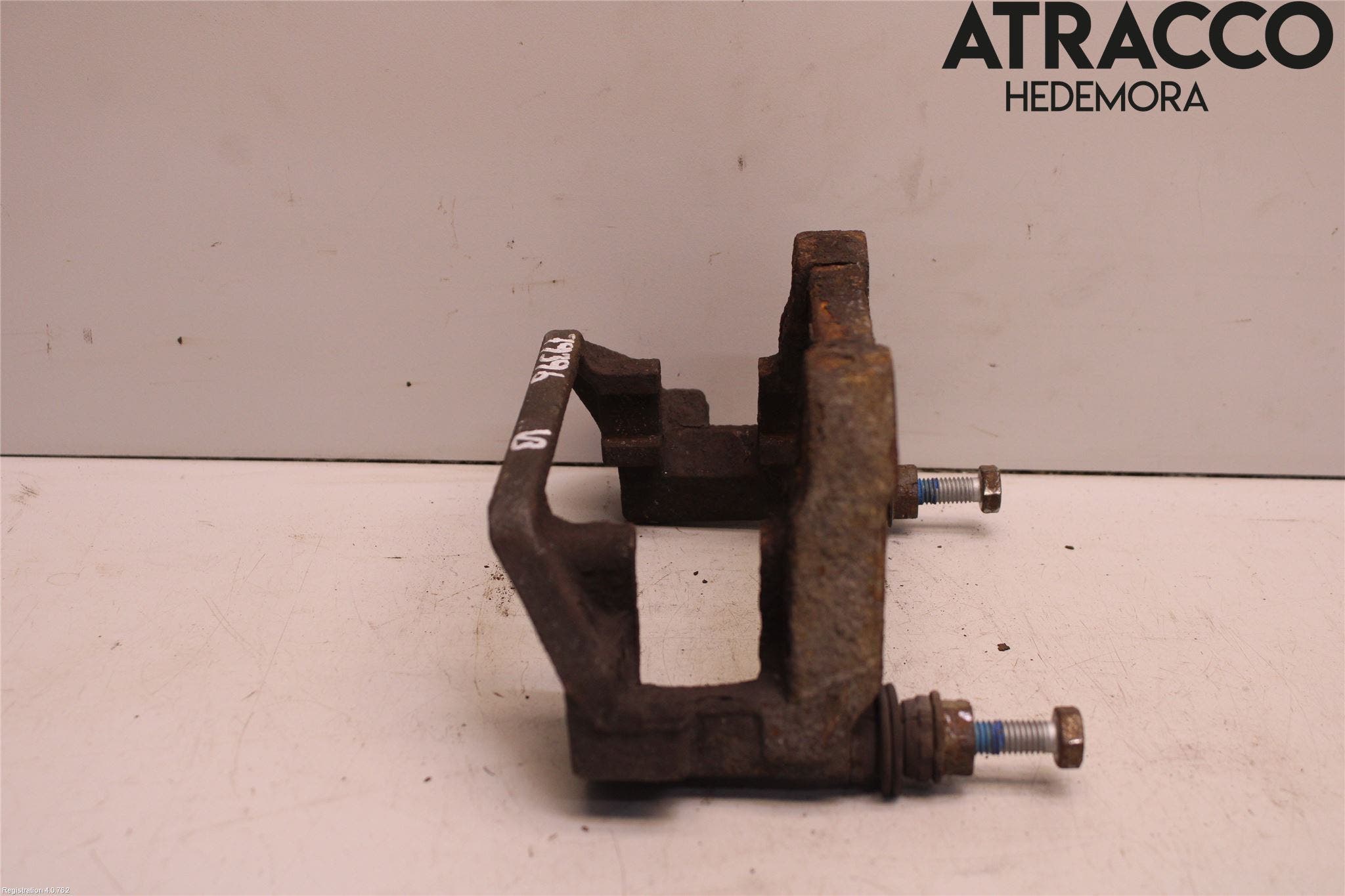 Volvo XC70 14-16 Bromsokshållare