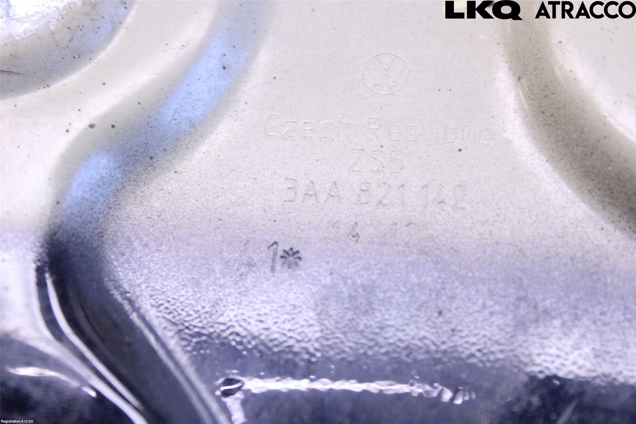 Volkswagen VW PASSAT 11-14 Skärmfäste Fram Hö