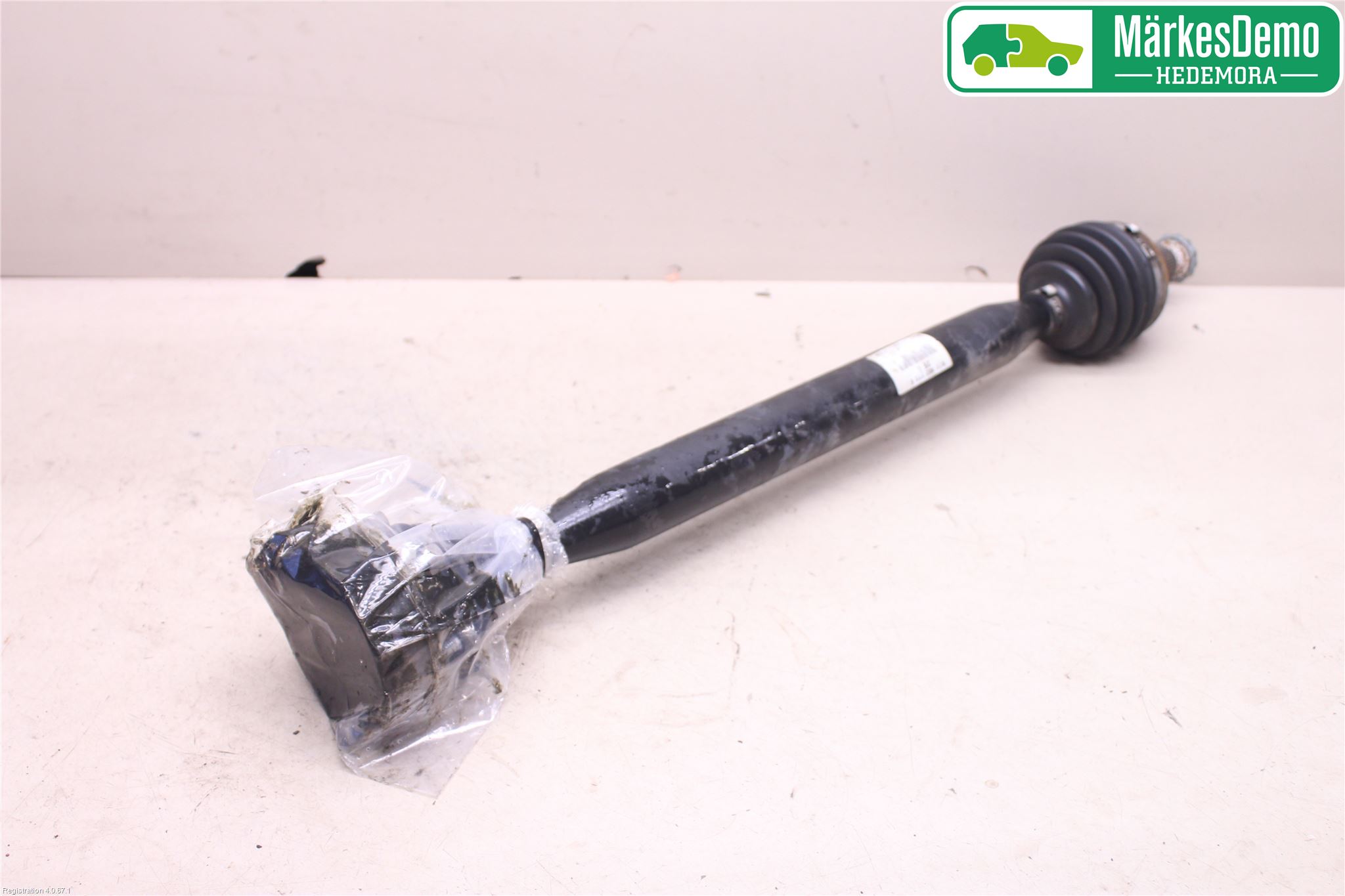 Volkswagen VW POLO 10-17 Drivaxel Fram Höger
