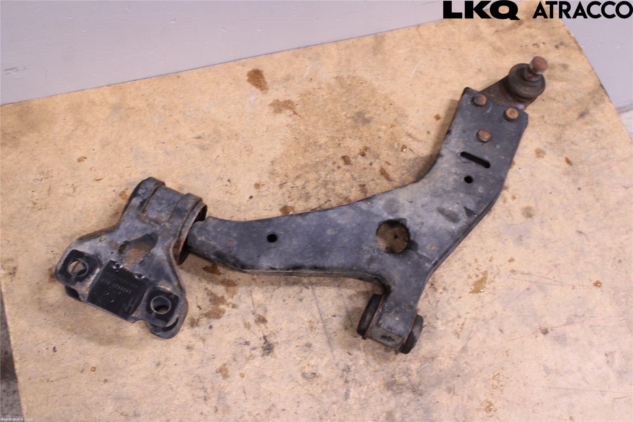 Ford KUGA 17-19 Bärarm Fram Undre Vä