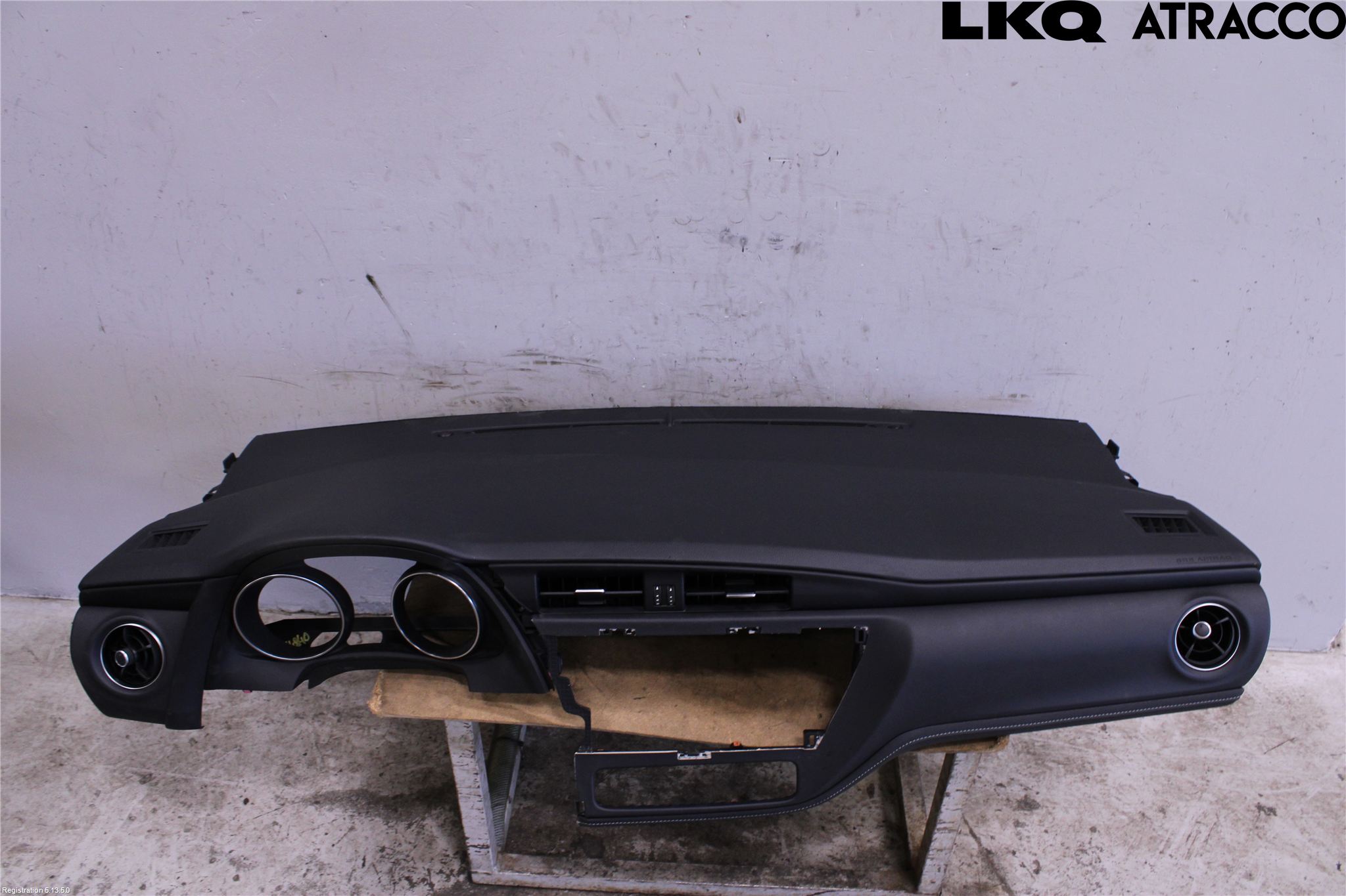 Toyota AURIS 13-19 Instrumentbräda
