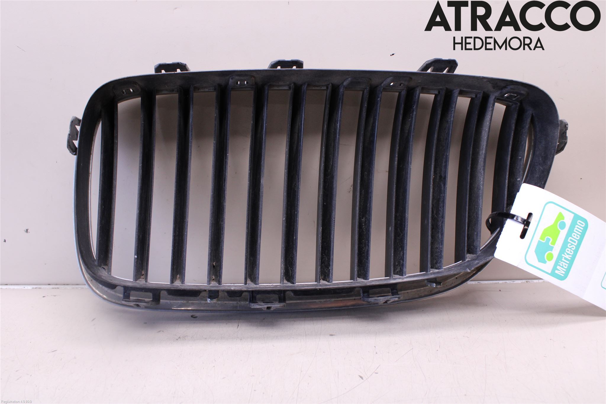 BMW 5 F10/F11/F18 09-17 Grilldel Höger