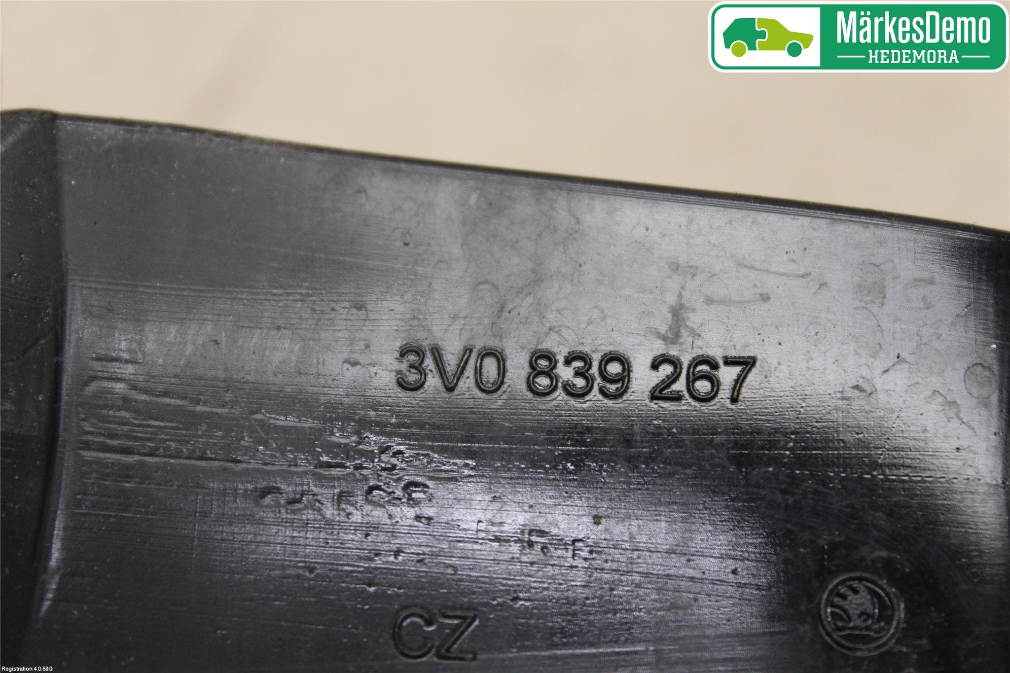 Skoda SUPERB 16-24 Dörrstopp