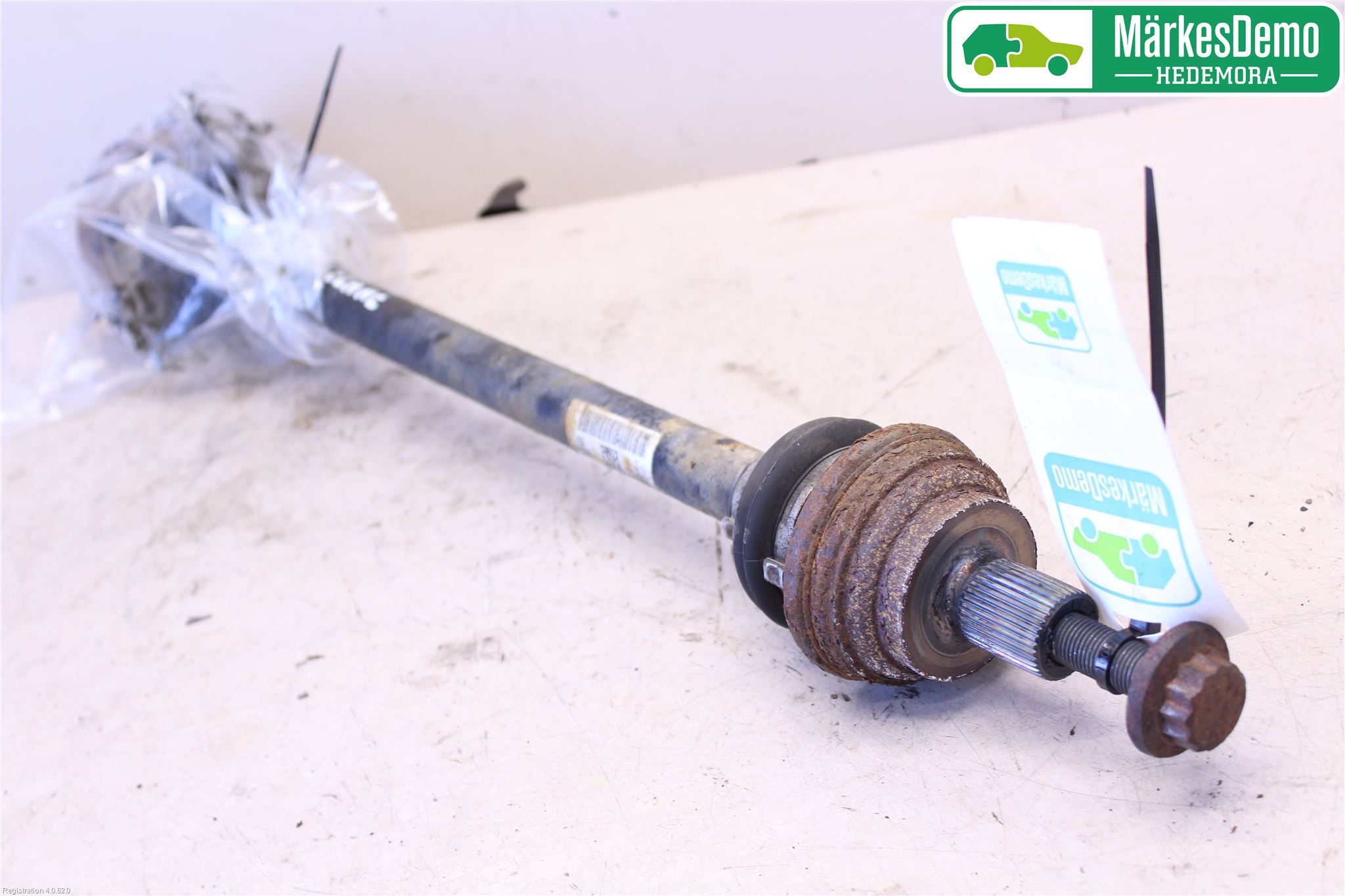 Volkswagen VW TIGUAN 07-16 Drivaxel Bak Höger