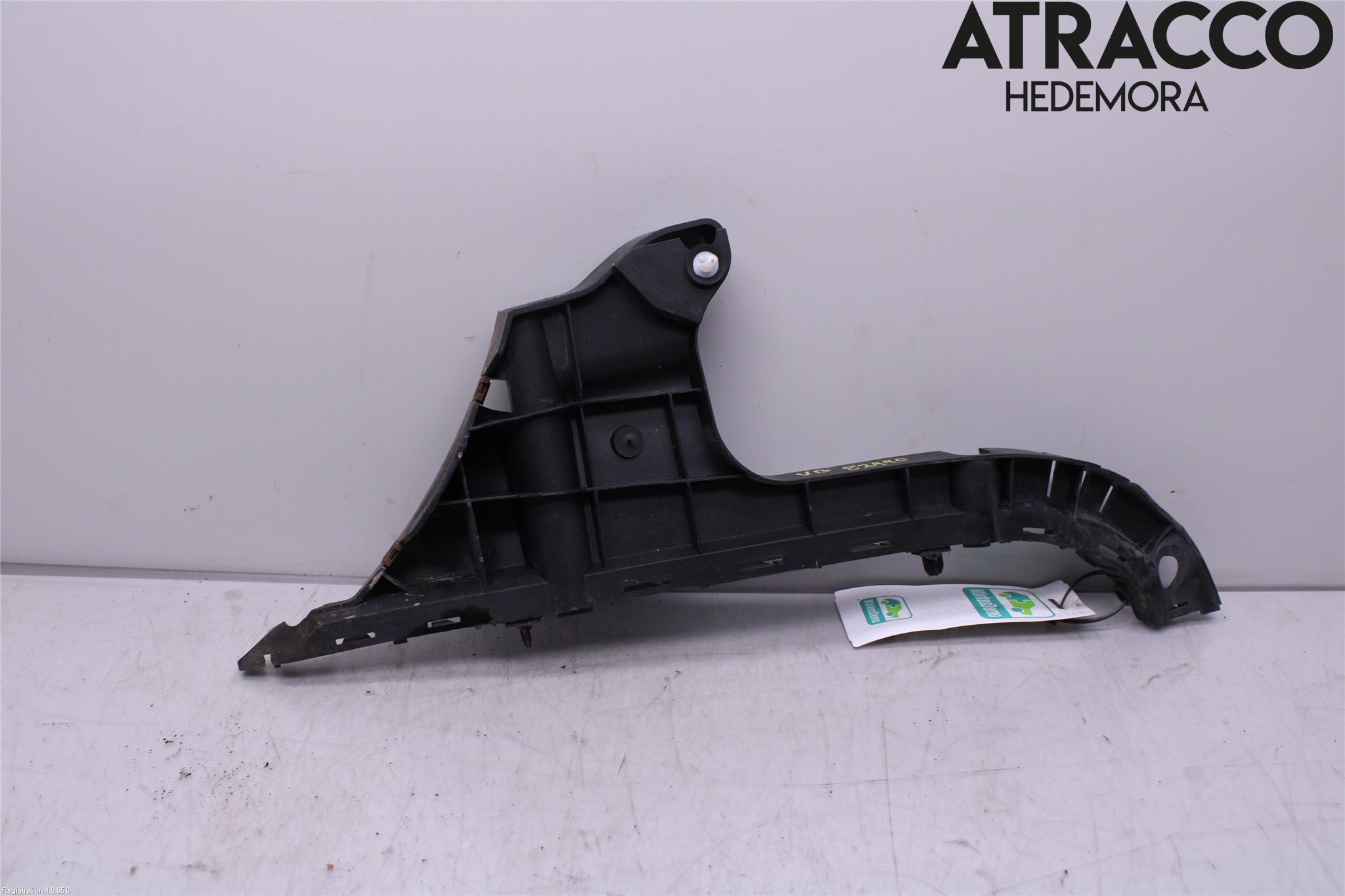 Volvo V70 08-13 Stötfångarfäste Bak Vä