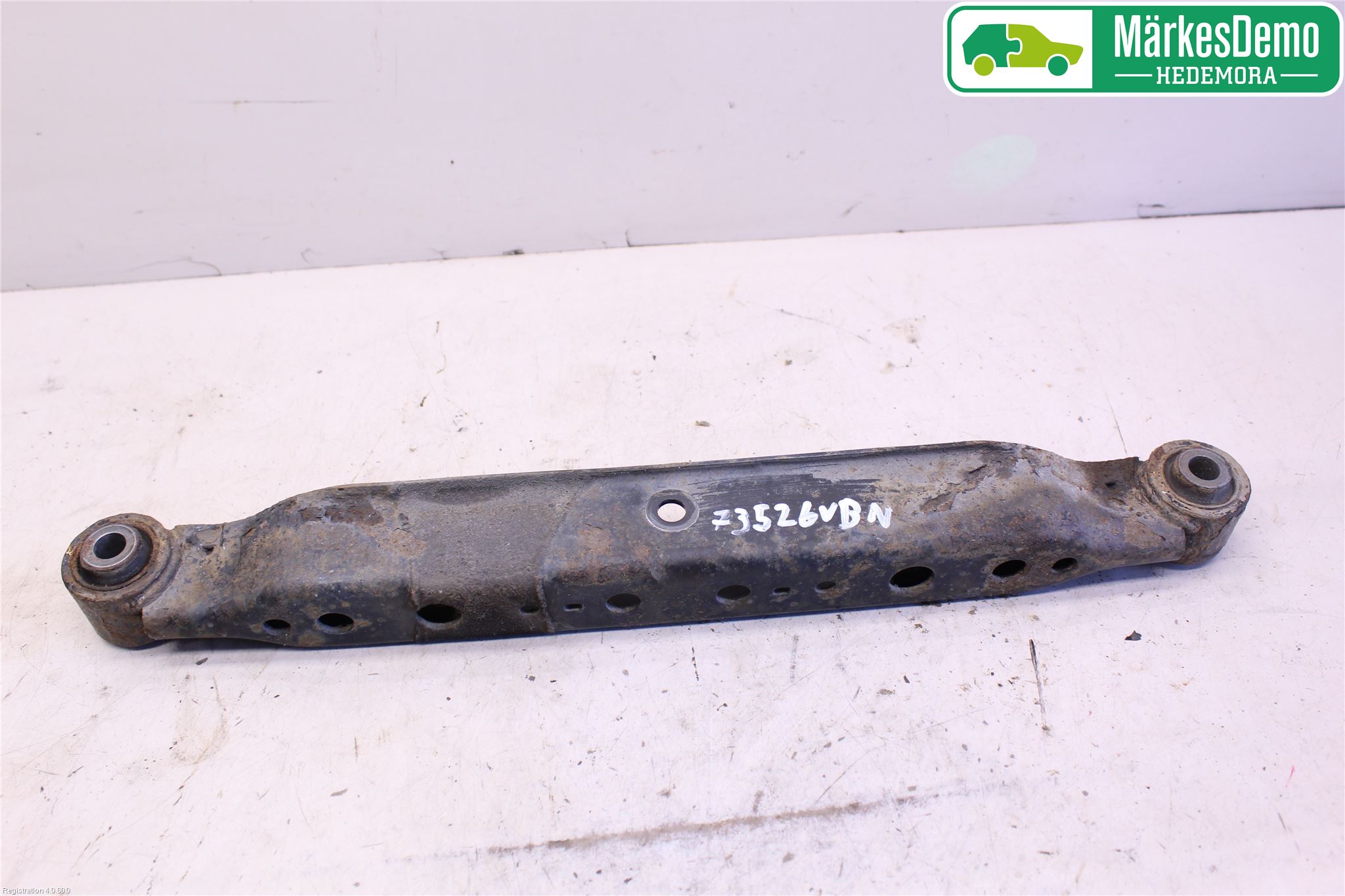 Nissan QASHQAI 10-14 Bärarm Bak Vänster