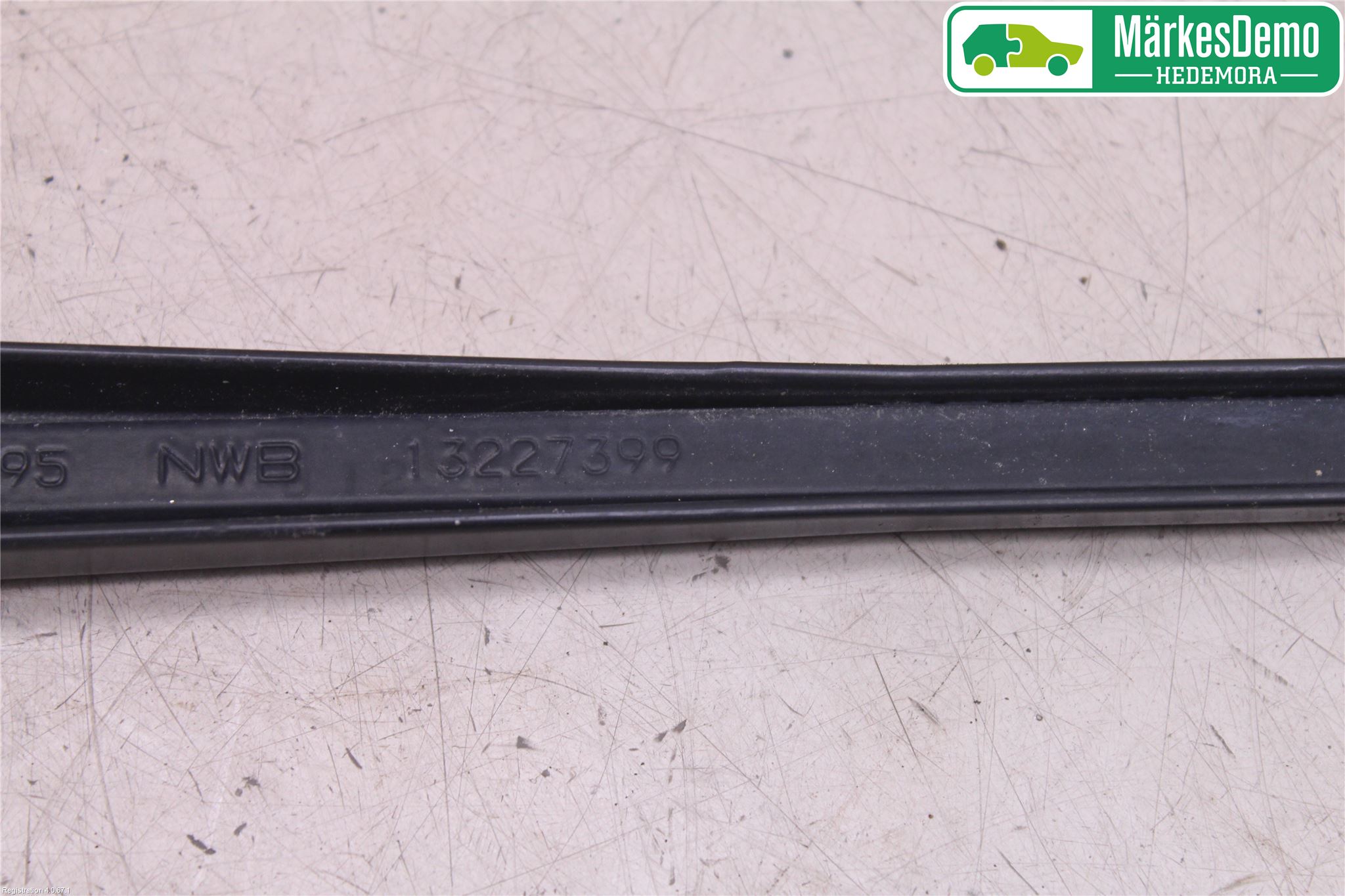 Opel INSIGNIA 09-16 Torkararm Armar Vindruta