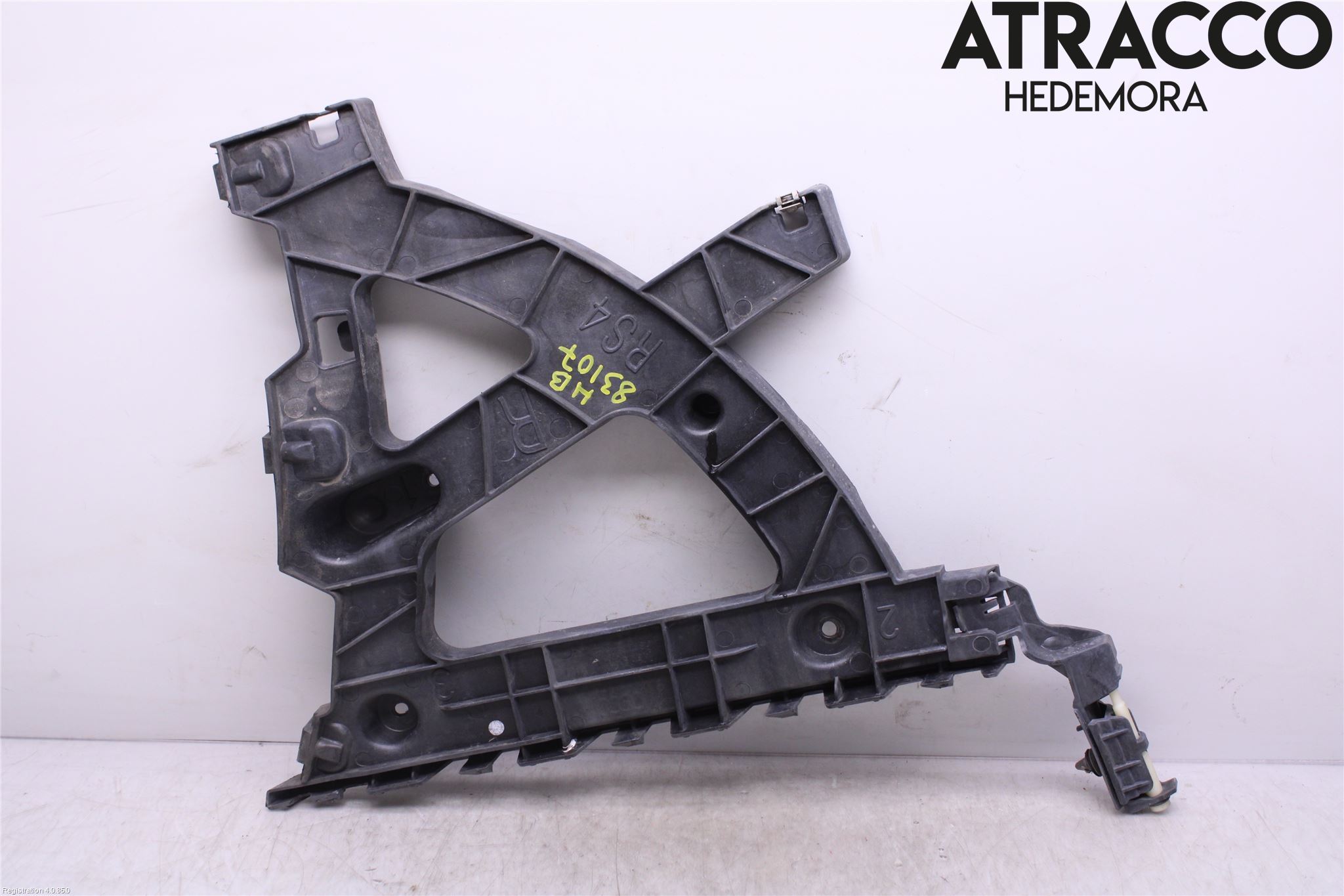 Audi A4 12-15 Stötfångarfäste Bak Hö