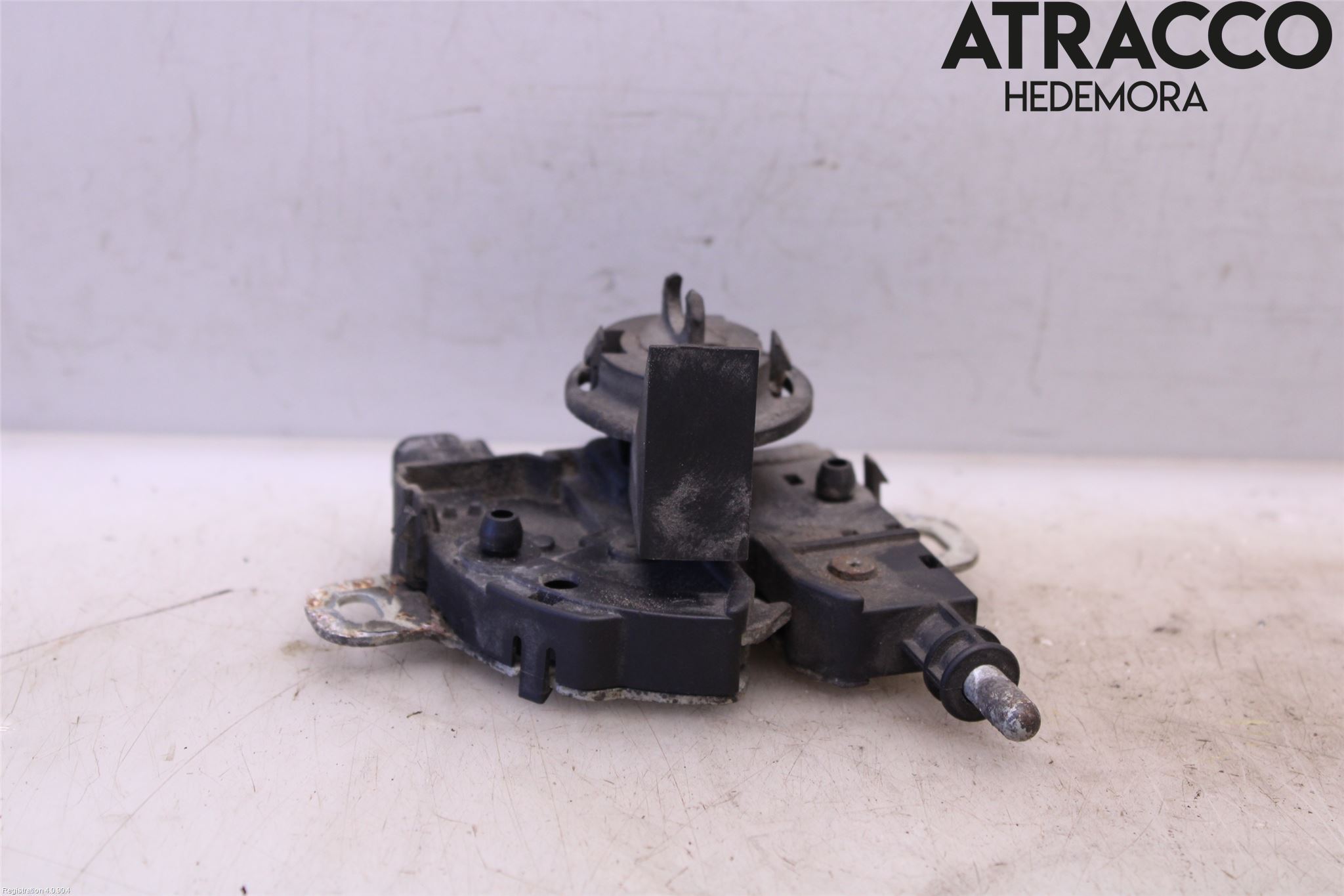 Ford FOCUS 08-11 Front Huvlåsplåt-Balk