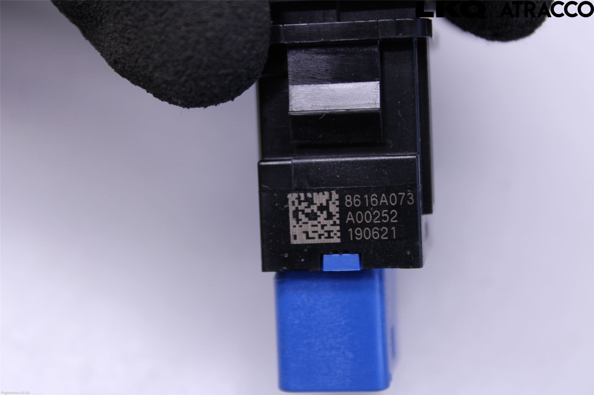 Mitsubishi OUTLANDER 13-21 Strömställare Baklucka