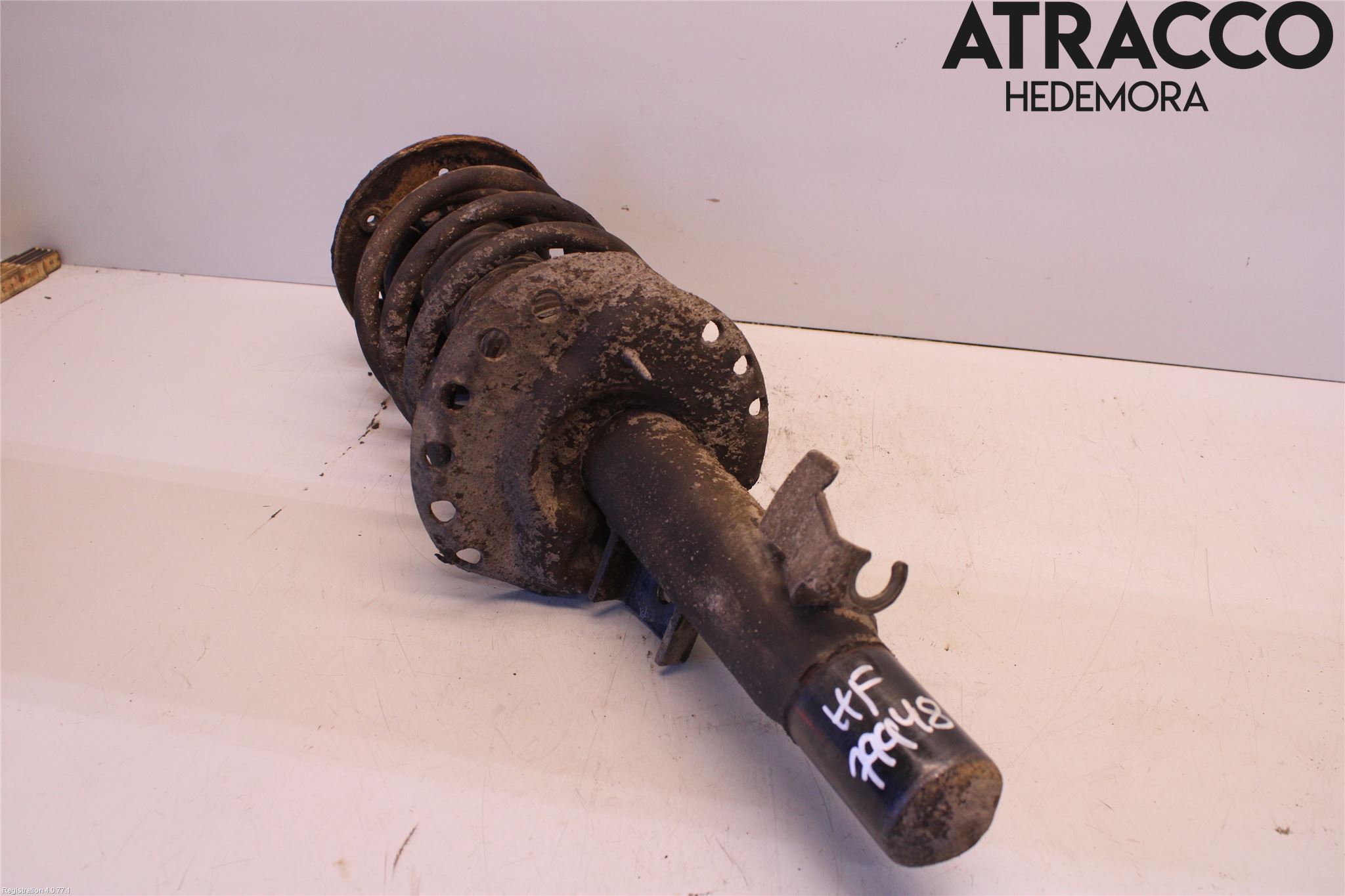 Volvo XC70 08-13 Fjäderben Fram Höger