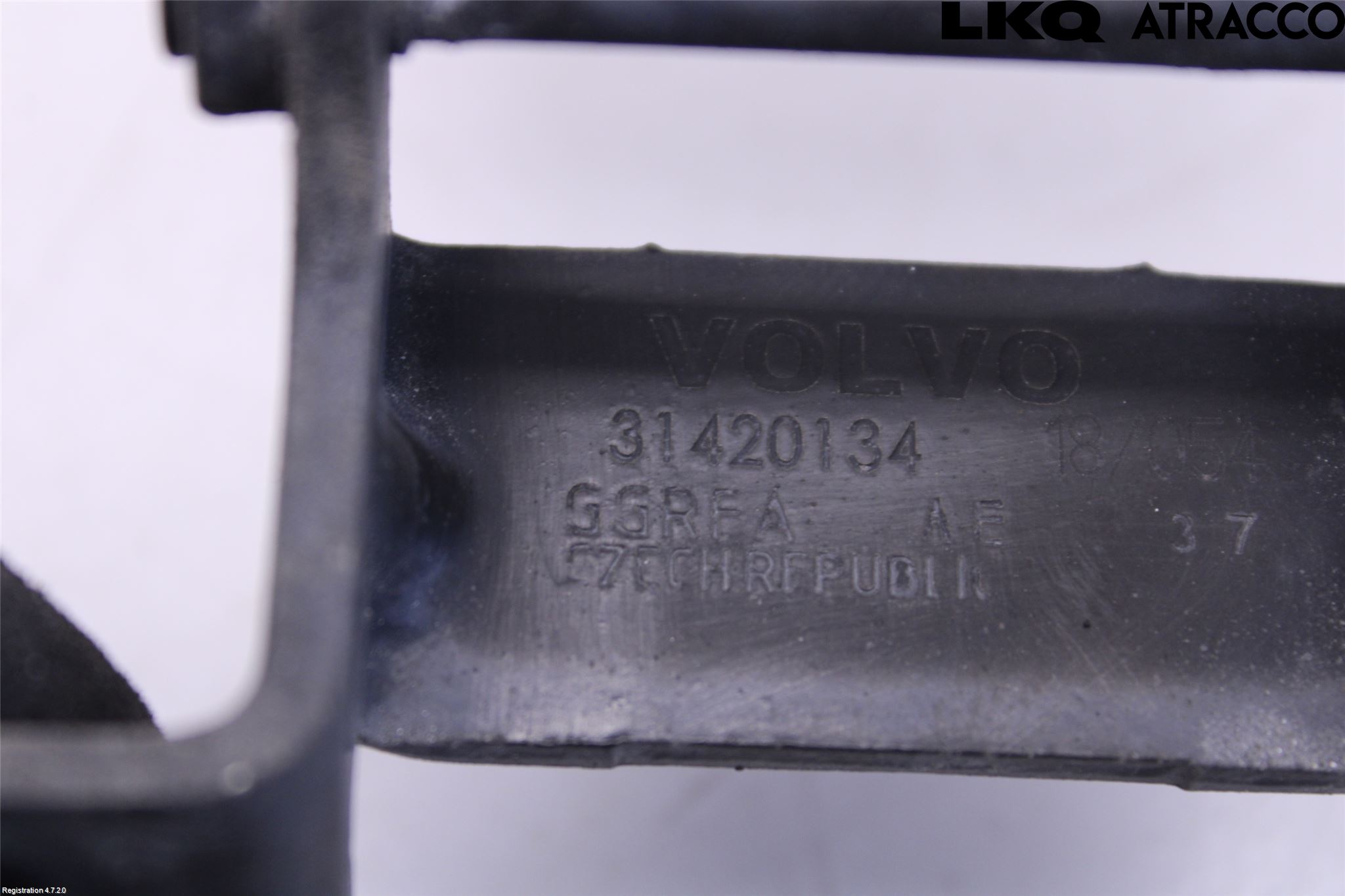 Volvo V90 17->> Bakluckegångjärn Vä