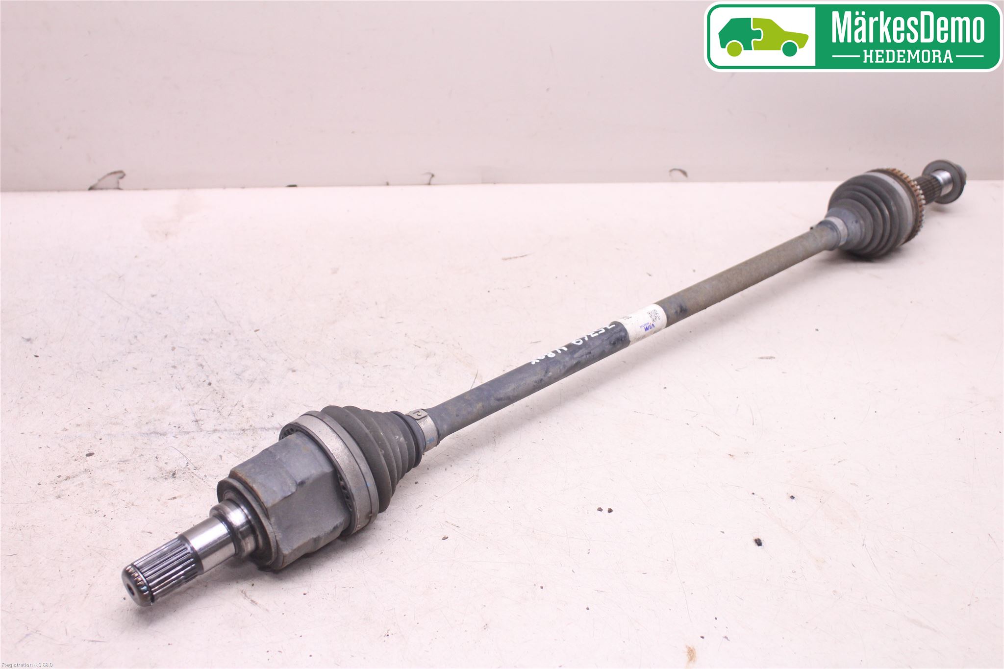 Kia SPORTAGE (QL) 16-21 Drivaxel Bak Vänster