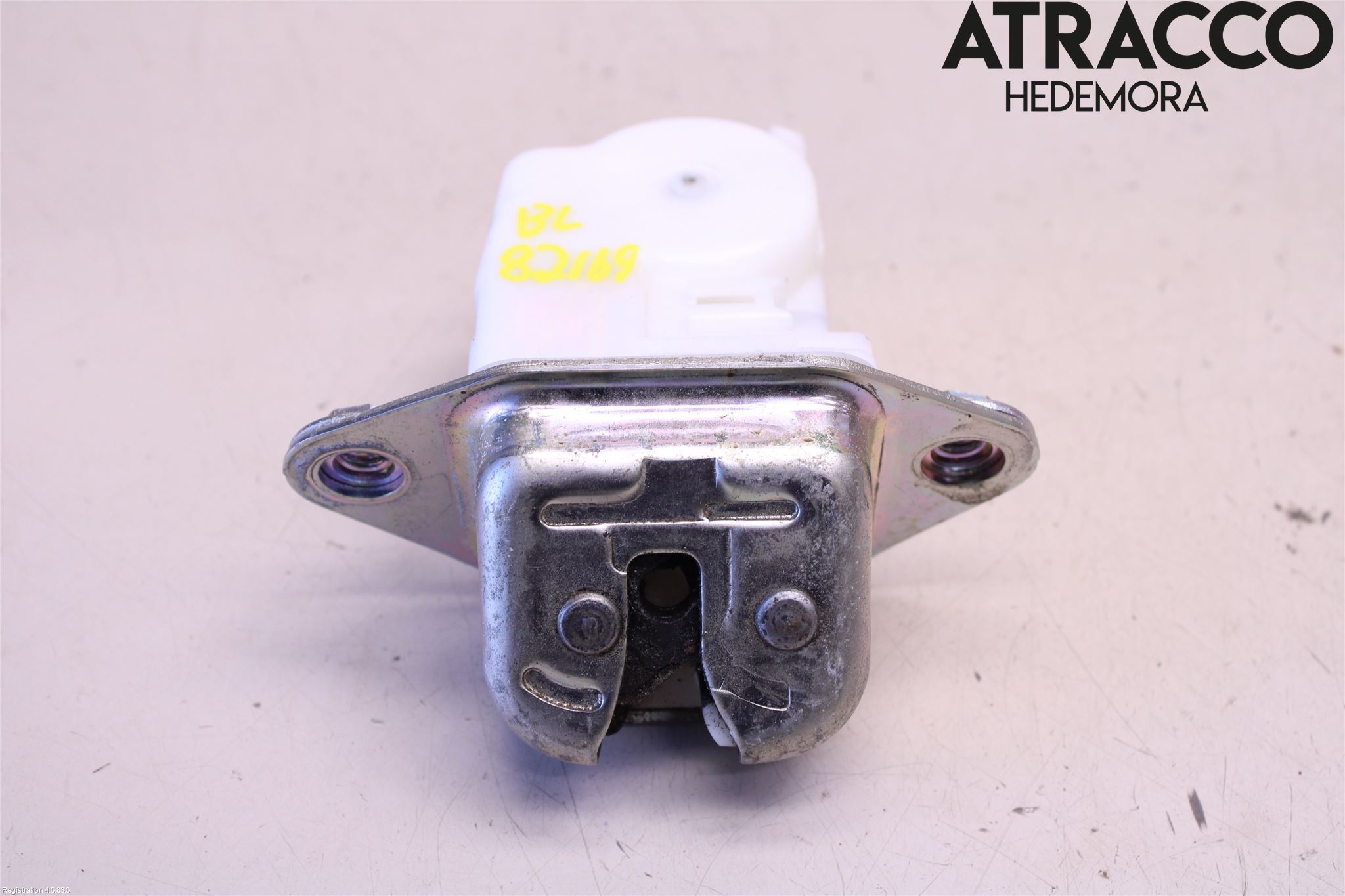 Subaru OUTBACK 10-15 Låskista Baklucka