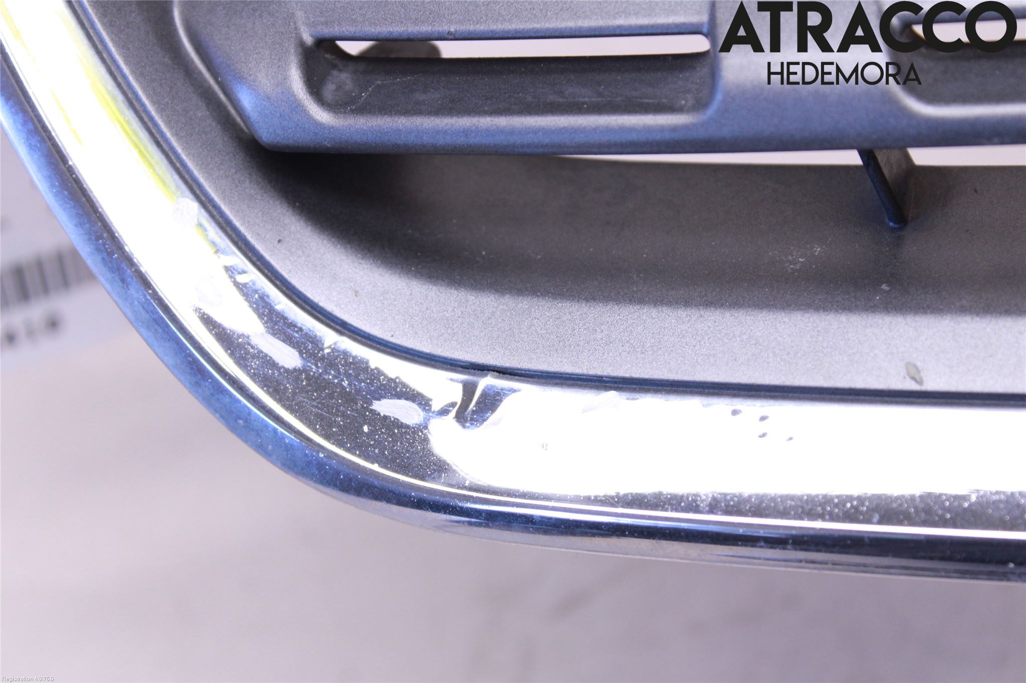 Subaru LEGACY    04-06 Grill Komp