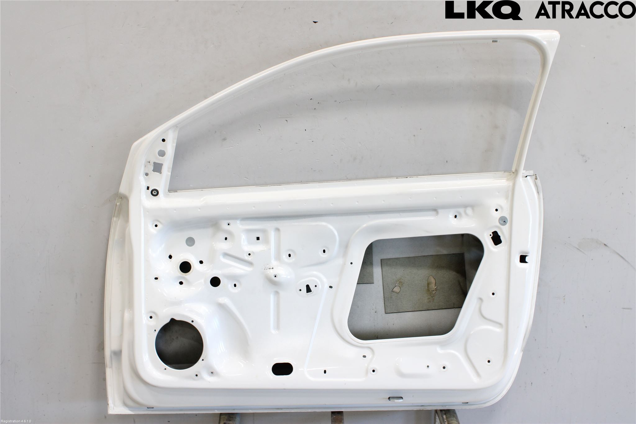 Volkswagen VW POLO 10-17 Dörr Fram Höger