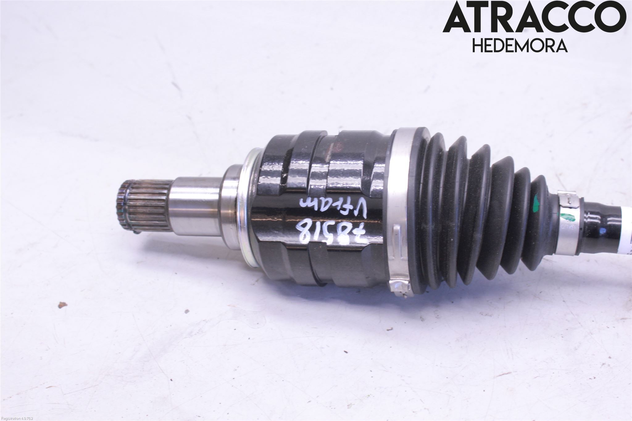 Toyota C-HR 16-23 Drivaxel Fram Vänster