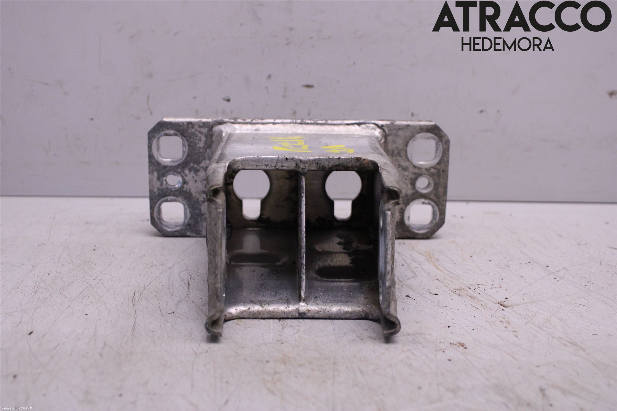 BMW 5 E60/61 Sed/Tou 02-10 Stötfångarbärjärn Fram