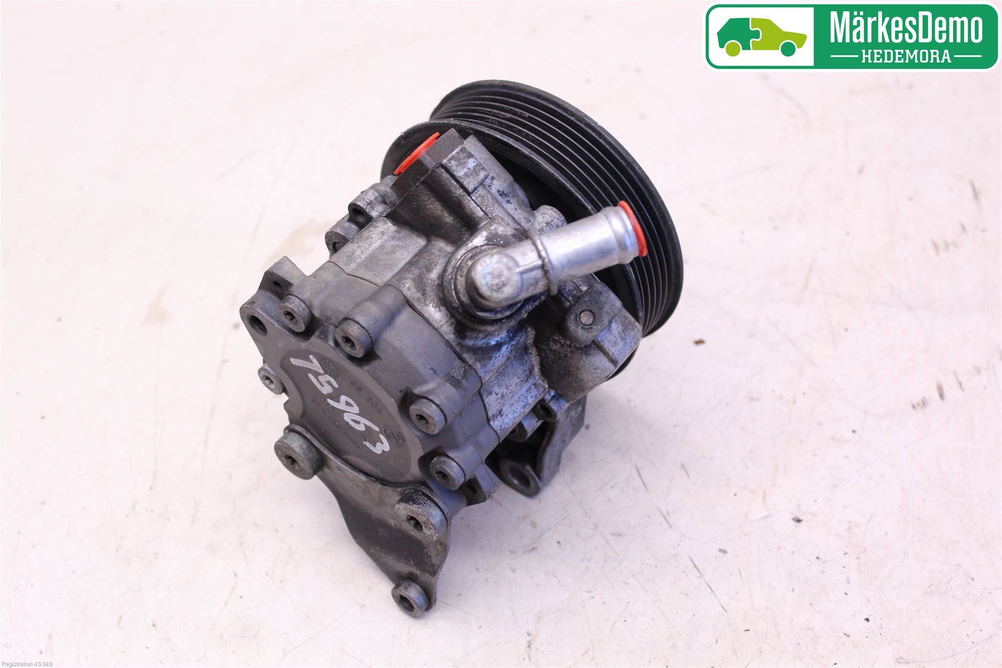 BMW X5 E53     99-06 Styrservopump