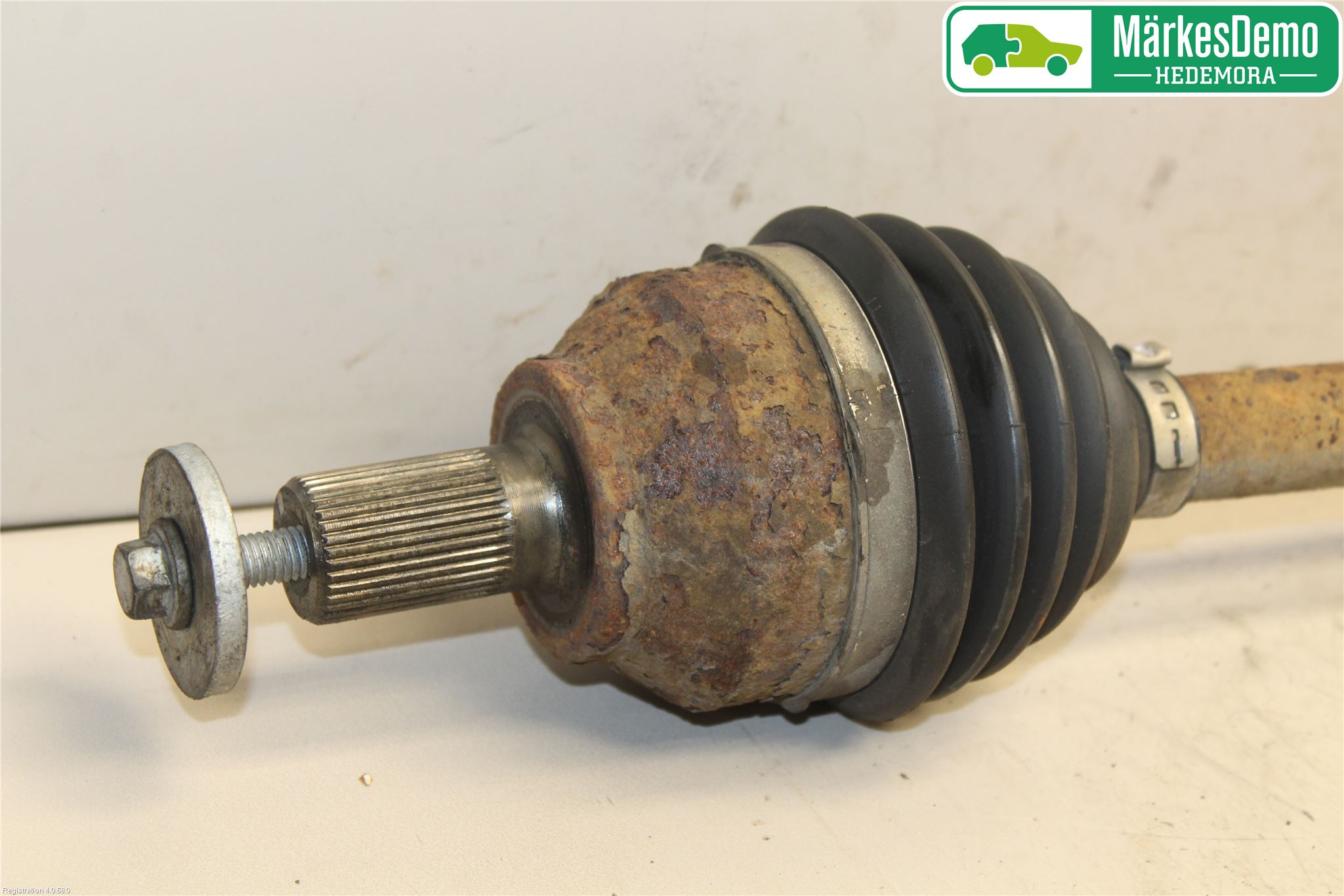 Ford FOCUS 08-11 Drivaxel Fram Vänster