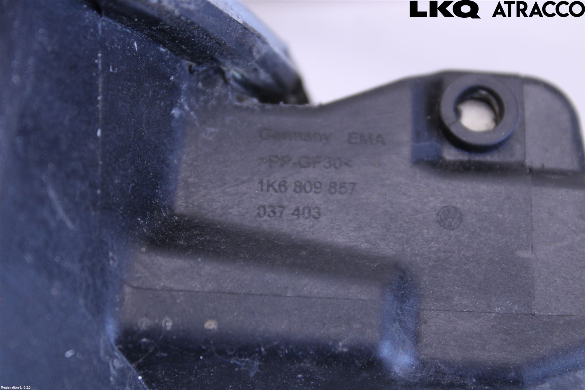 Volkswagen VW GOLF V 04-09 Tanklucka