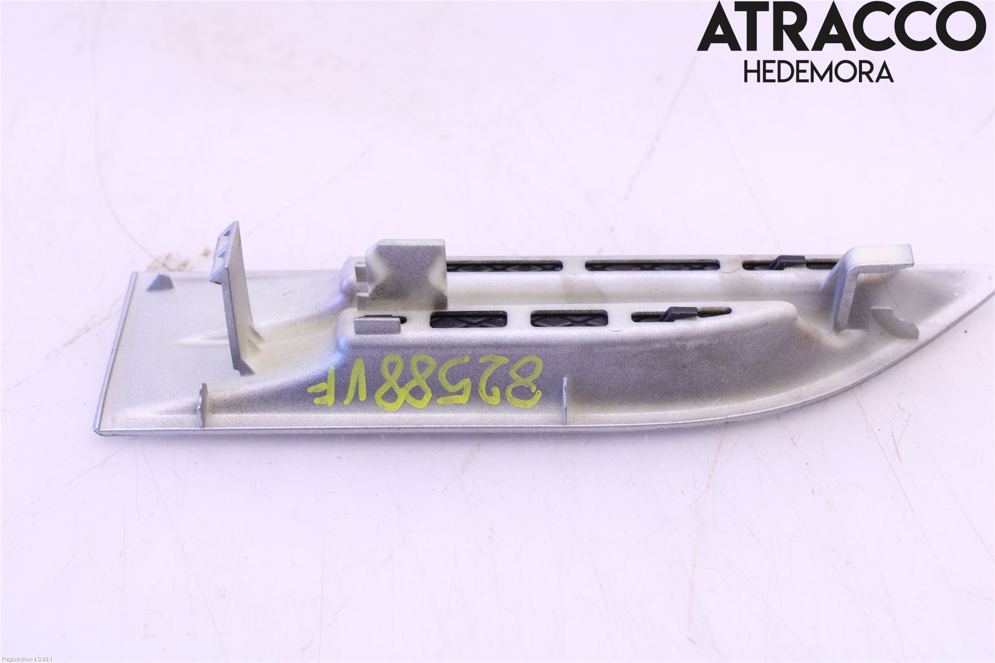 Ford KUGA 08-12 List Framskärm Vä