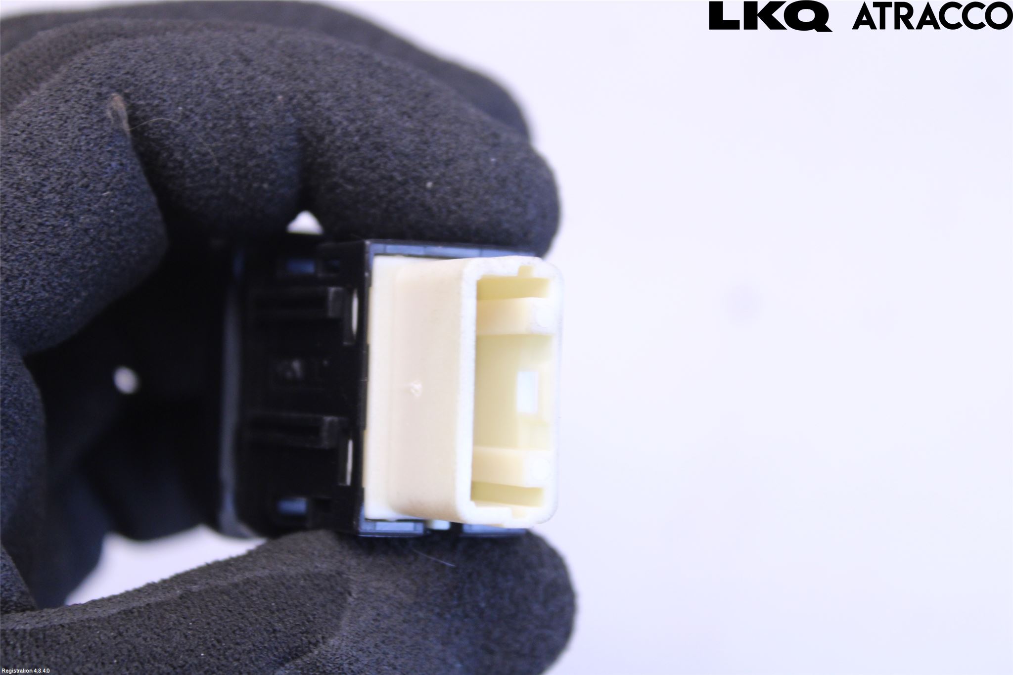 Mitsubishi OUTLANDER 13-21 Strömställare Fram