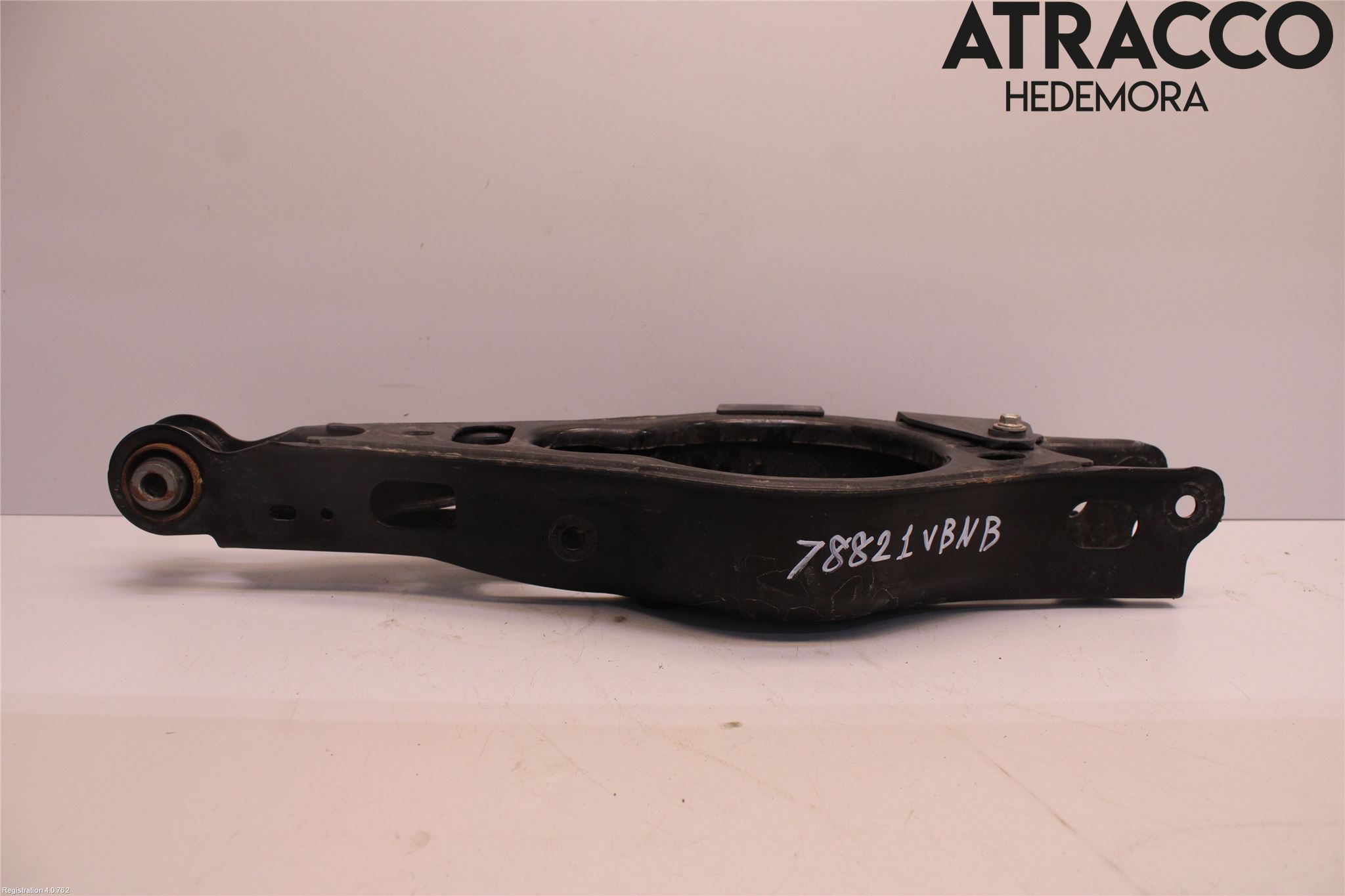 Toyota RAV4 19- Bärarm Bak Vänster