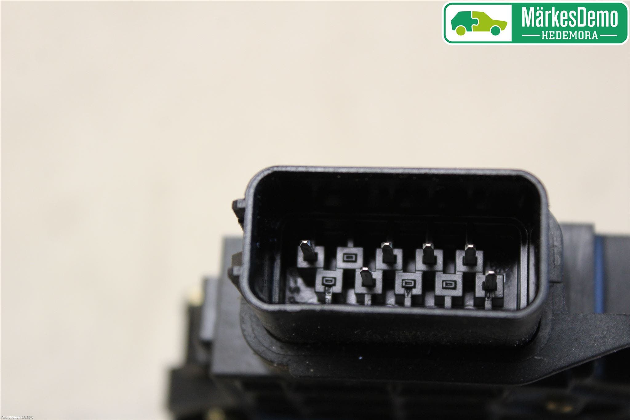 Ford FOCUS C-MAX I 03-06 Låskista-Dörrlås