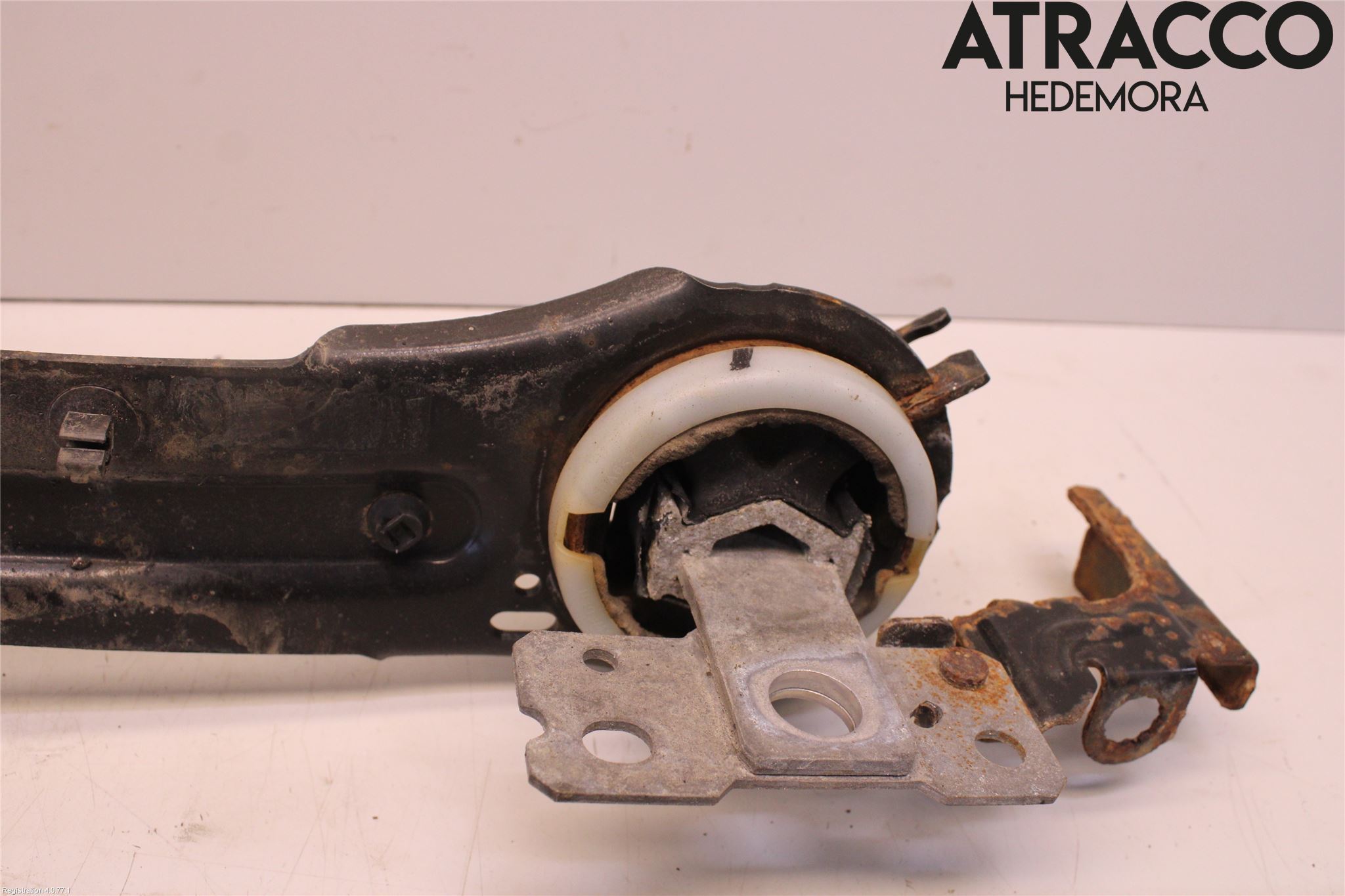 Volvo V70 14-16 Bärarm Bak Vänster