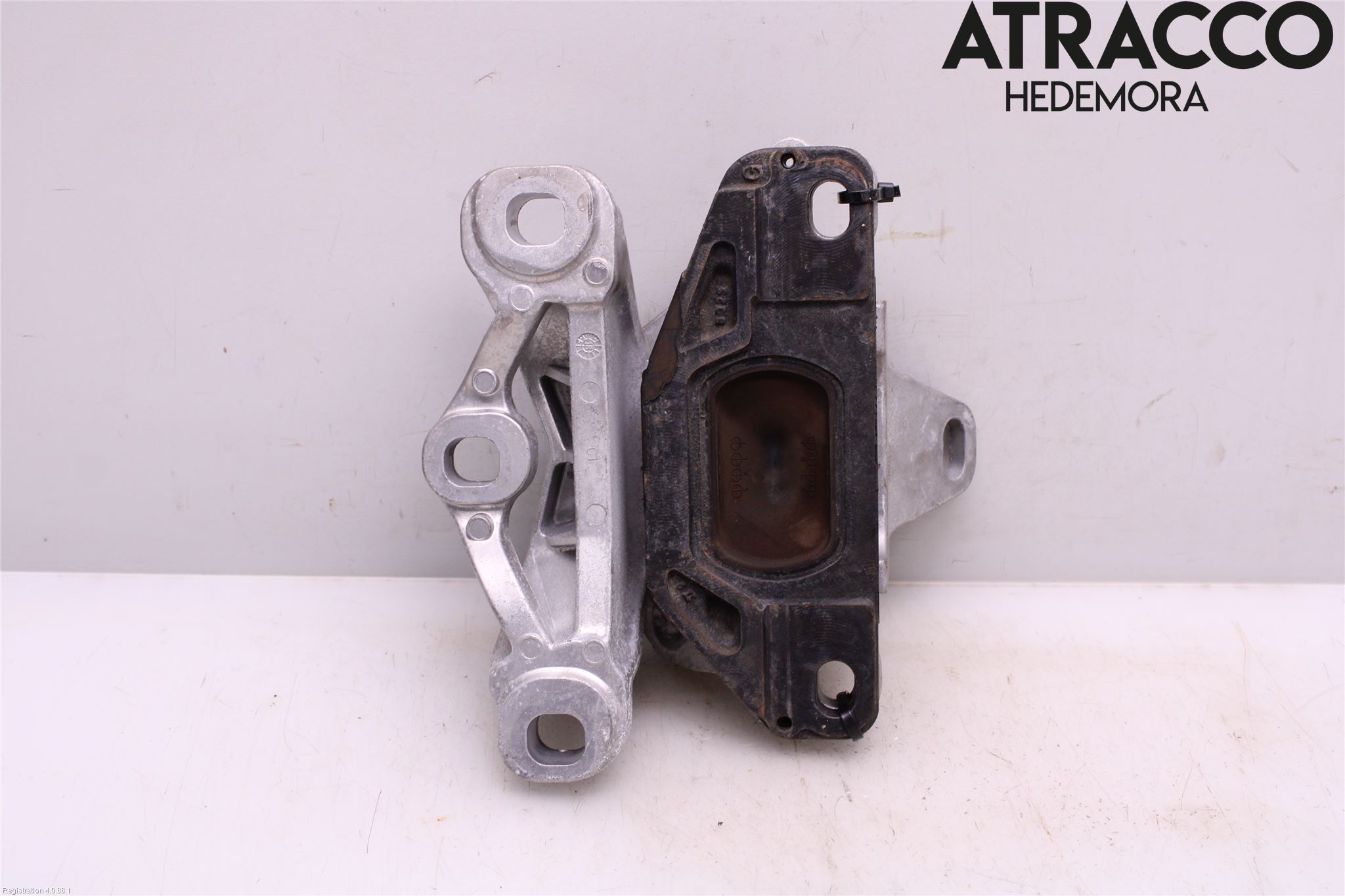 Mazda 3 IV 19- Motorfäste