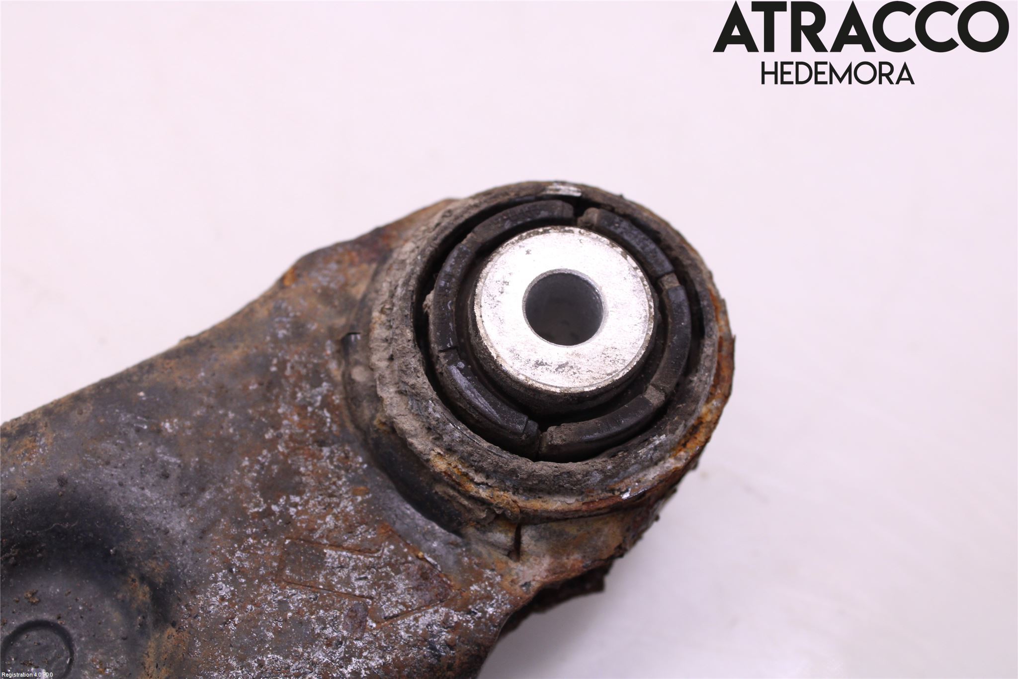 Volvo V90 17->> Bärarm Bak Höger